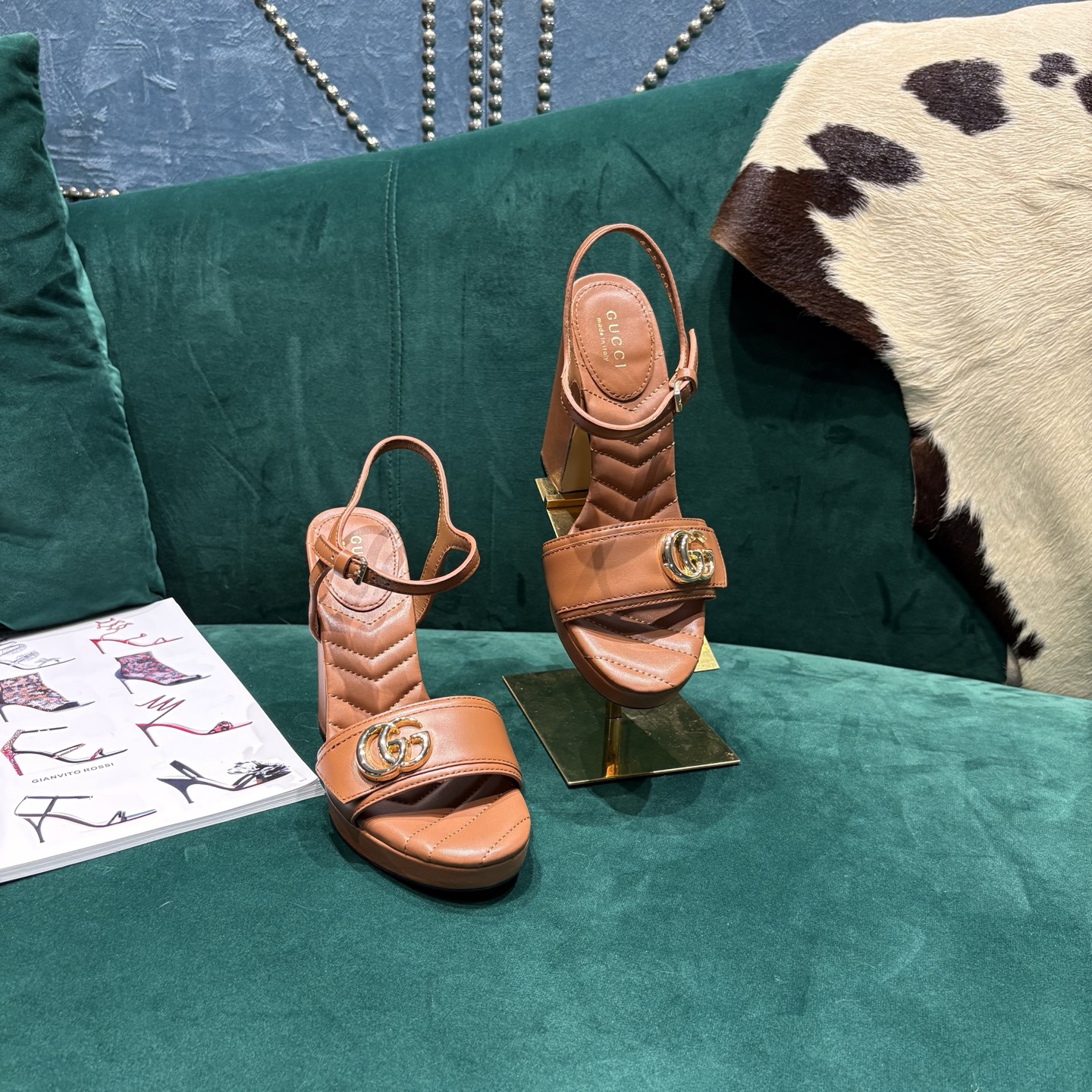 Gucci Style Red Leather Women's Shoes style reference detail image 8 from source 784662