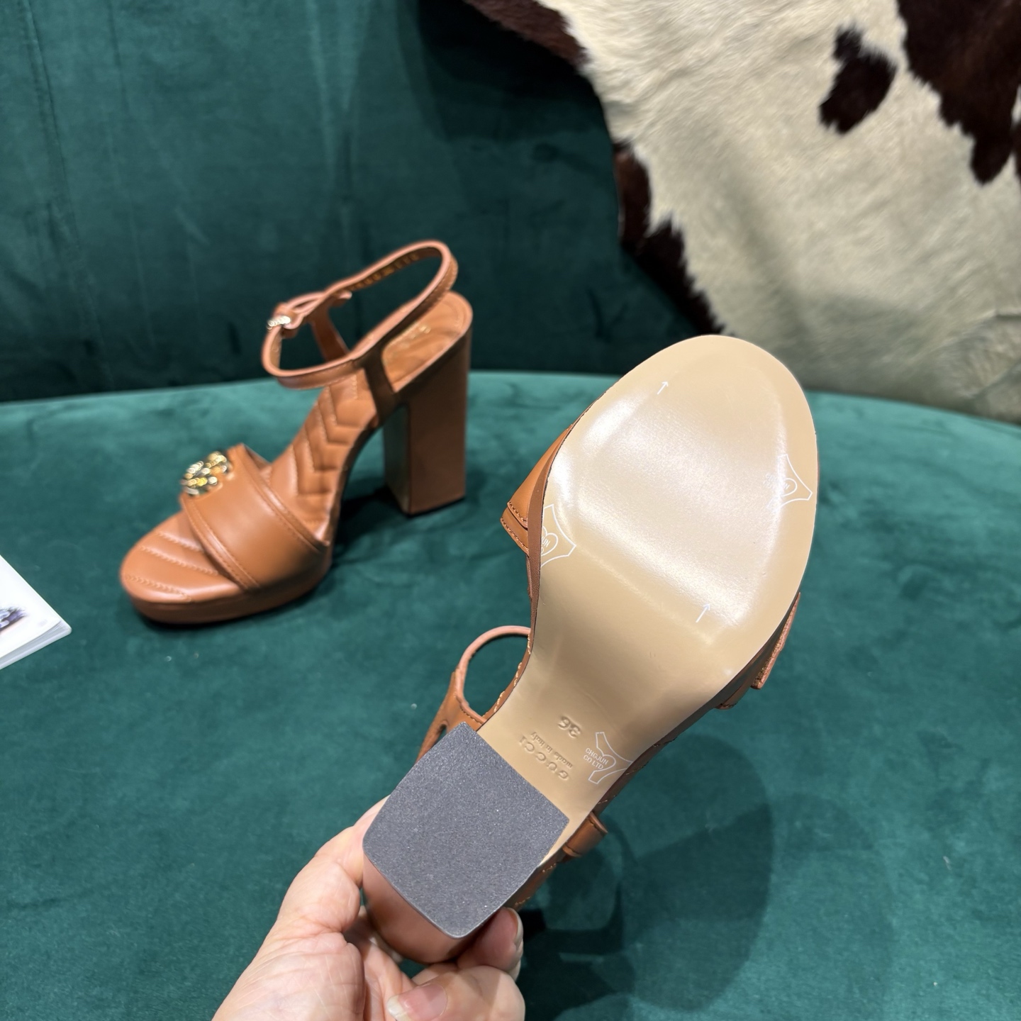 Gucci Style Red Leather Women's Shoes style reference detail image 6 from source 784662