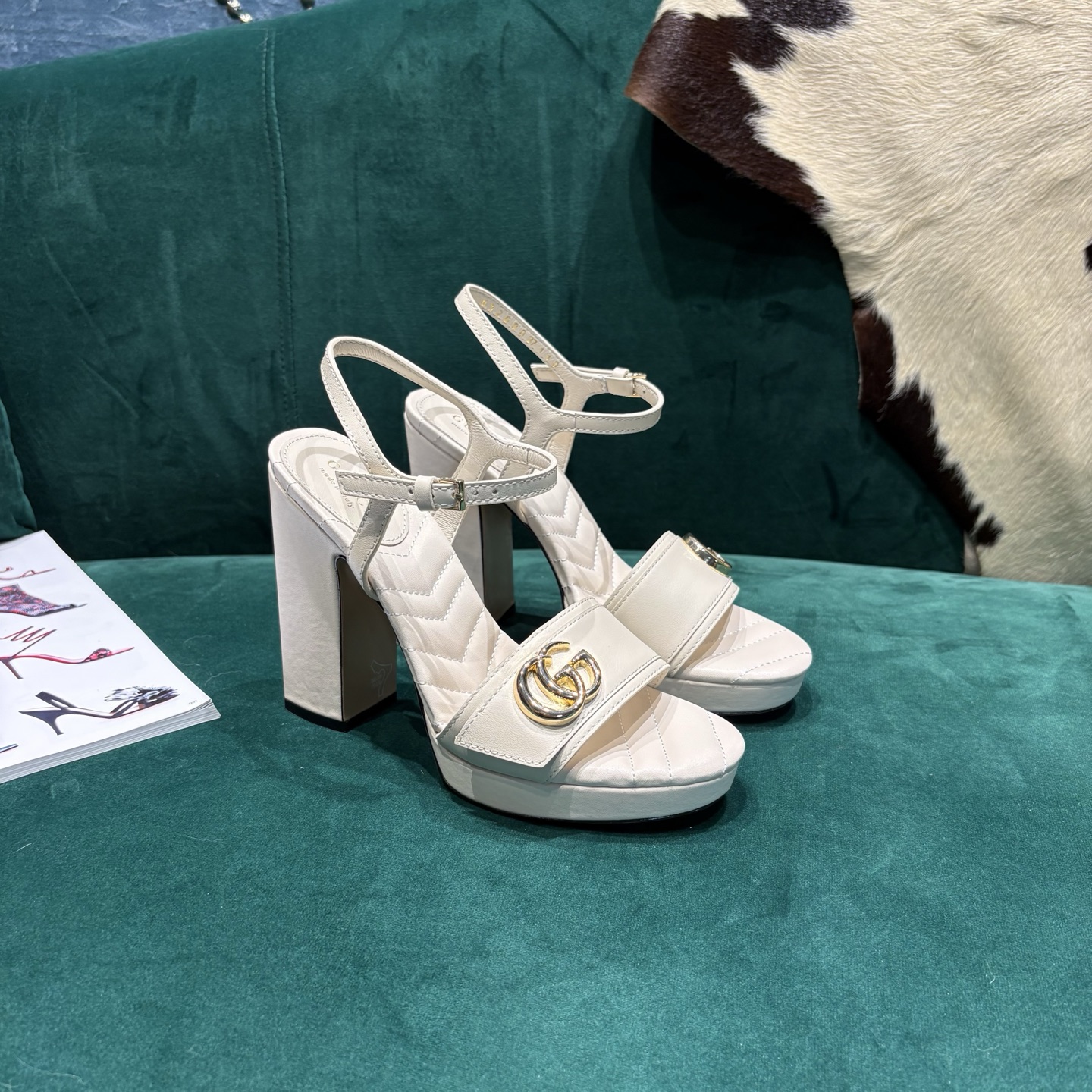 Gucci Style Red Leather Women's Shoes style reference detail image 2 from source 784663