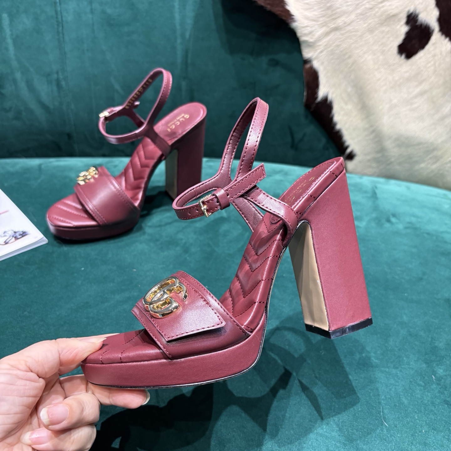 Gucci Style Red Leather Women's Shoes style reference detail image 4 from source 784664