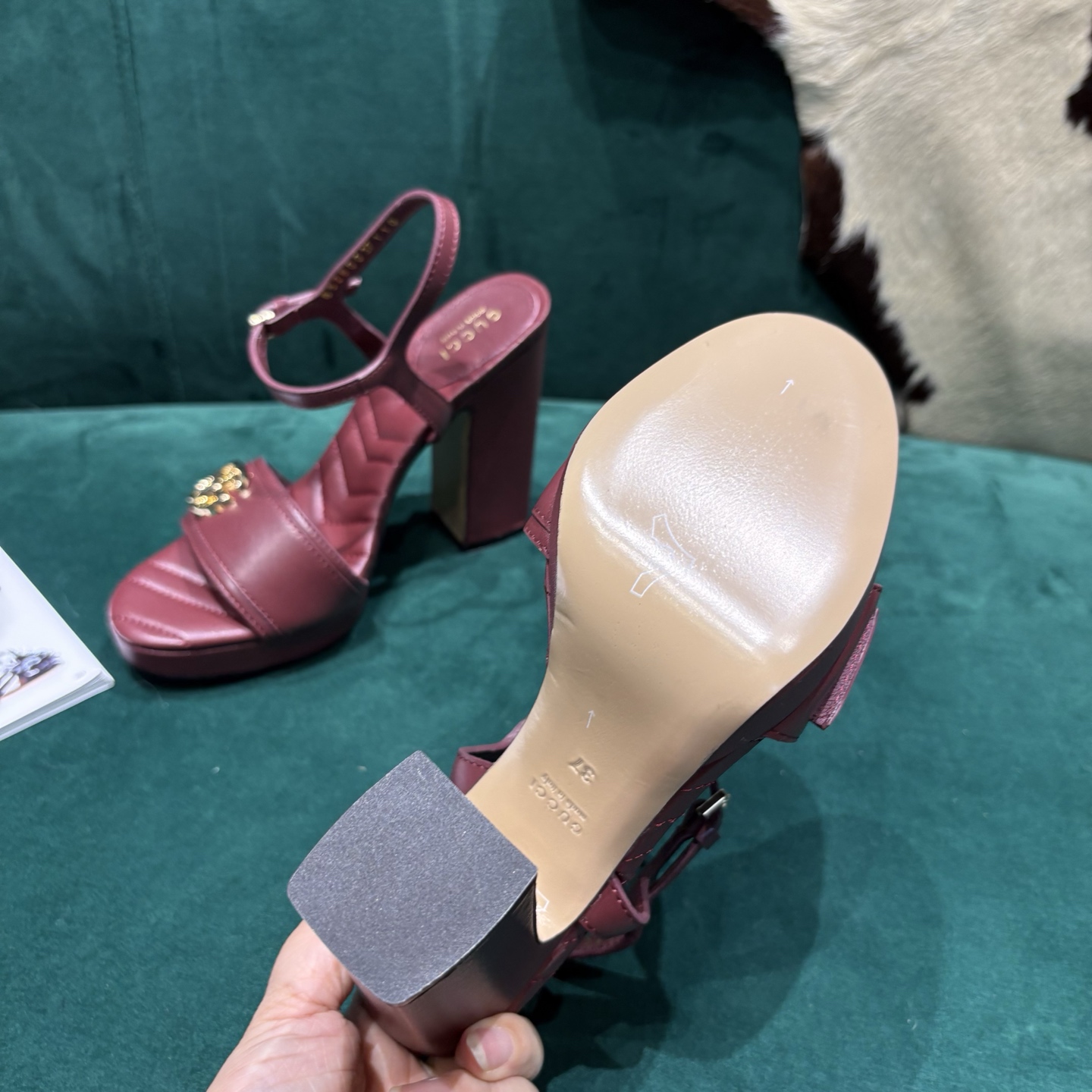 Gucci Style Red Leather Women's Shoes style reference detail image 6 from source 784664