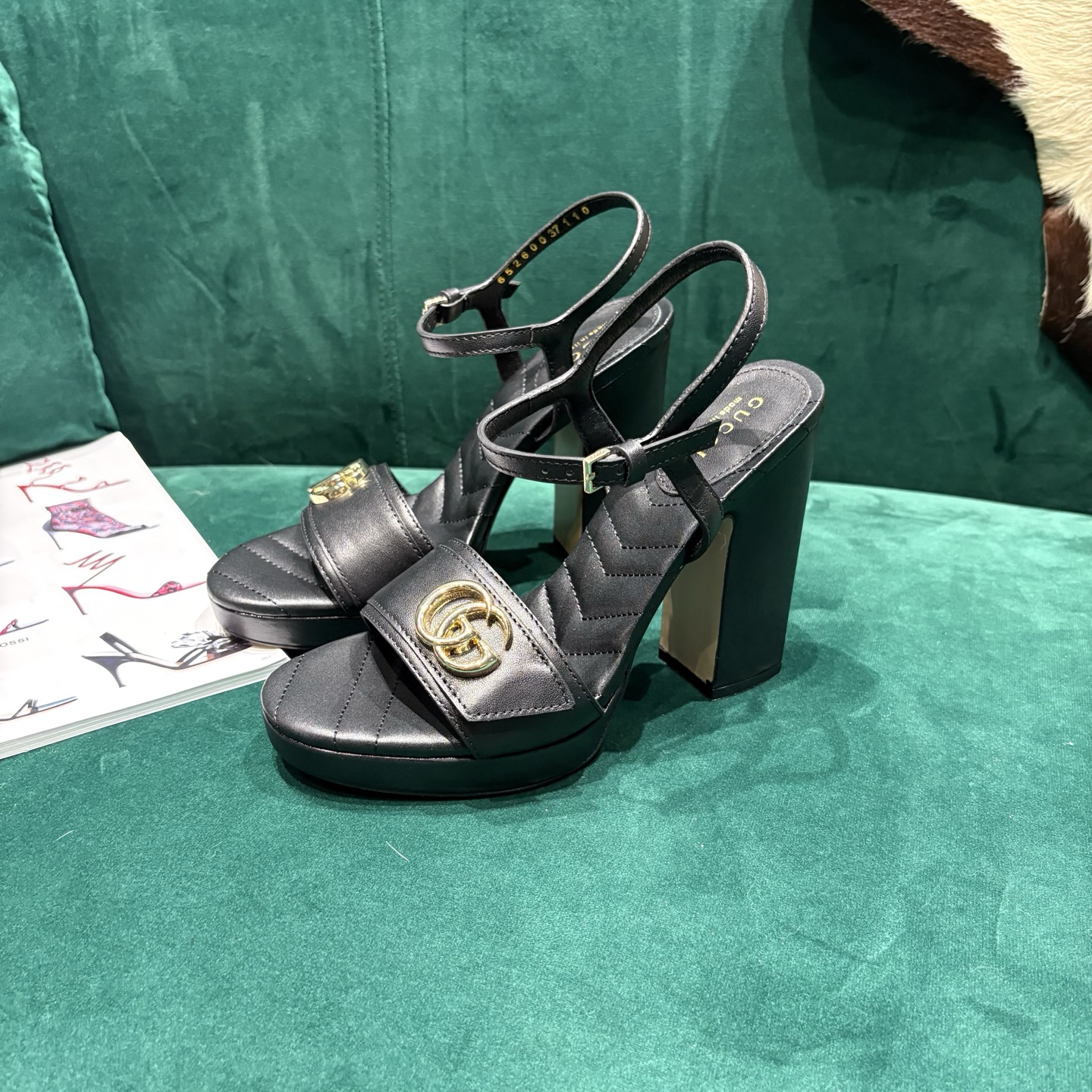 Gucci Style Red Leather Women's Shoes style reference detail image 3 from source 784665