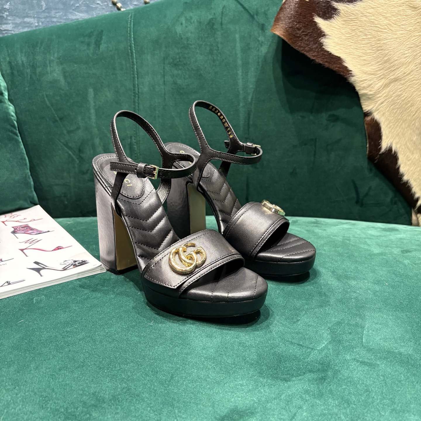 Gucci Style Red Leather Women's Shoes style reference detail image 2 from source 784665
