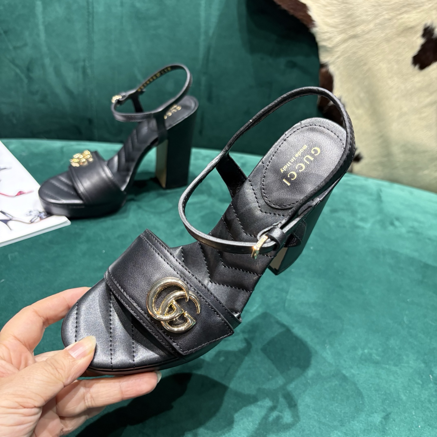 Gucci Style Red Leather Women's Shoes style reference detail image 5 from source 784665