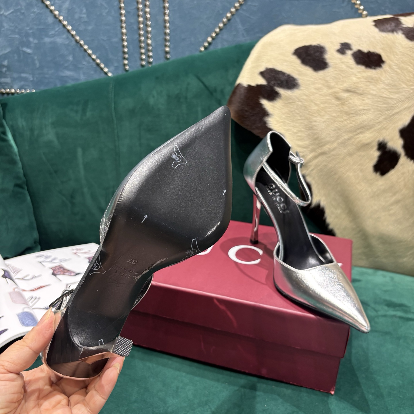 Gucci Style Leather Women's Shoes style reference detail image 5 from source 784666