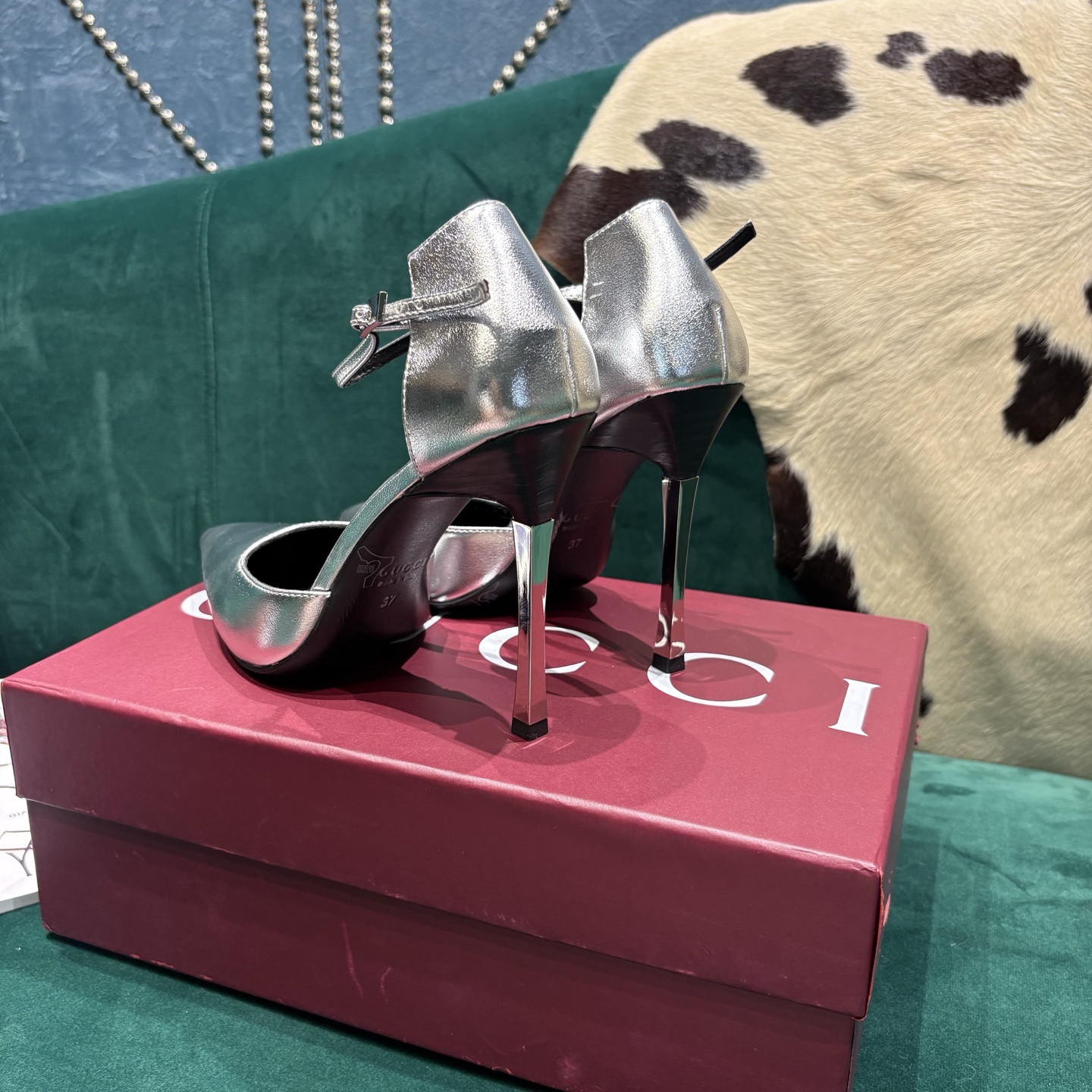 Gucci Style Leather Women's Shoes style reference detail image 9 from source 784666