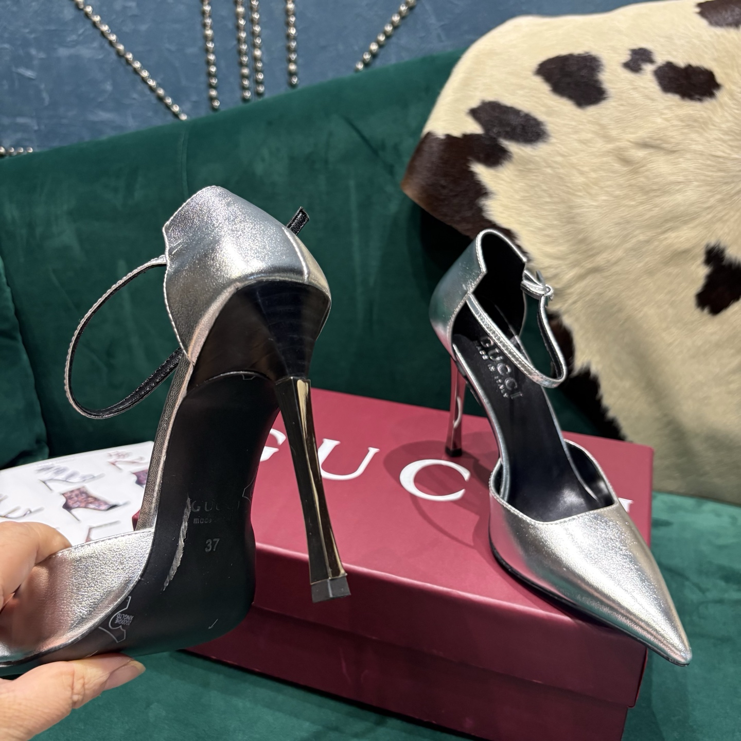 Gucci Style Leather Women's Shoes style reference detail image 6 from source 784666