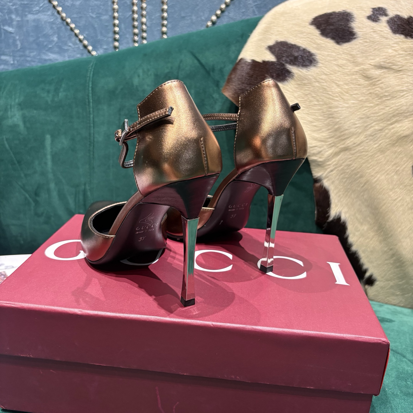 Gucci Style Leather Women's Shoes style reference detail image 8 from source 784667