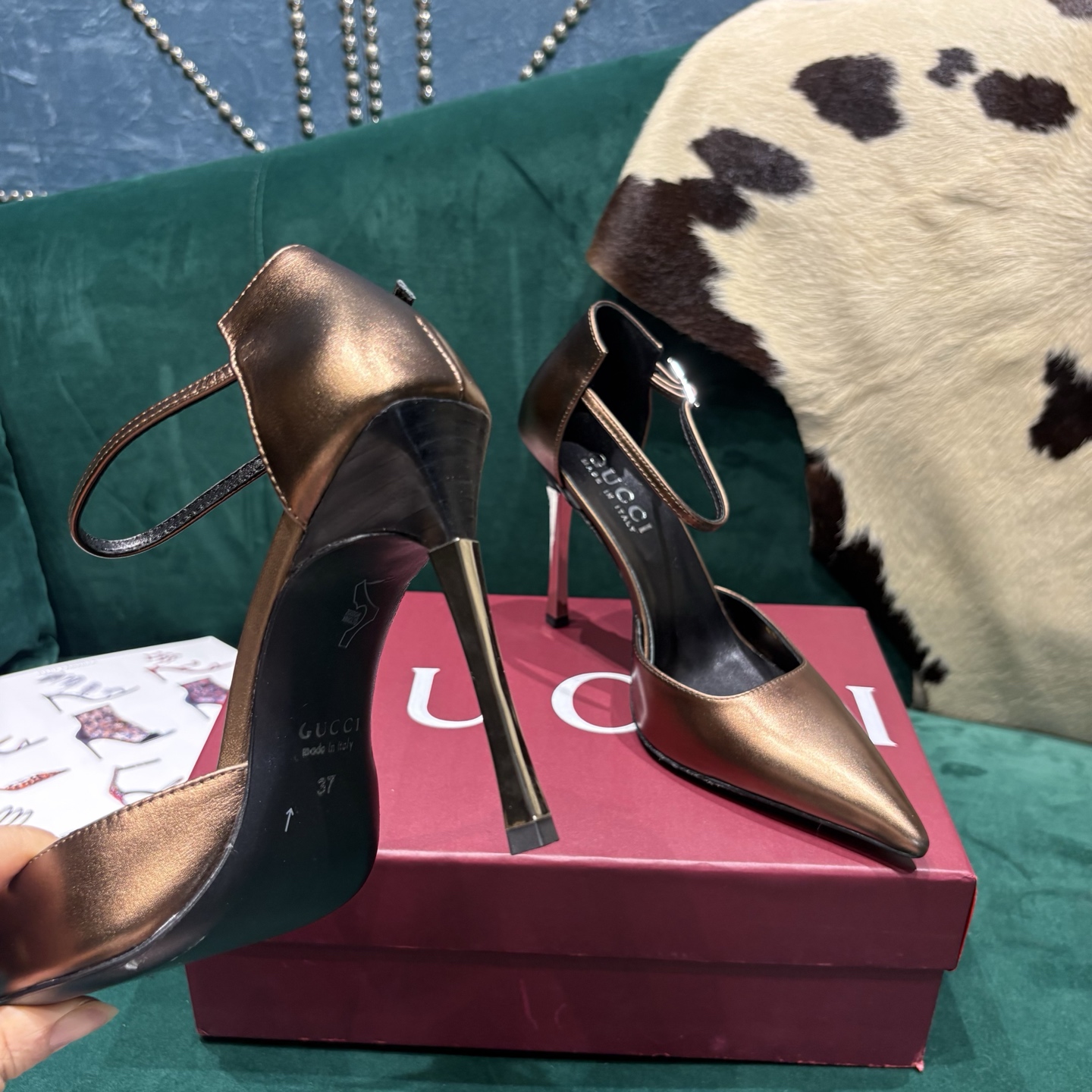 Gucci Style Leather Women's Shoes style reference detail image 7 from source 784667