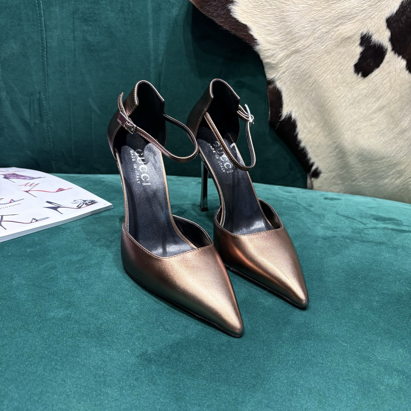 Gucci Style Leather Women's Shoes style reference detail image 2 from source 784667