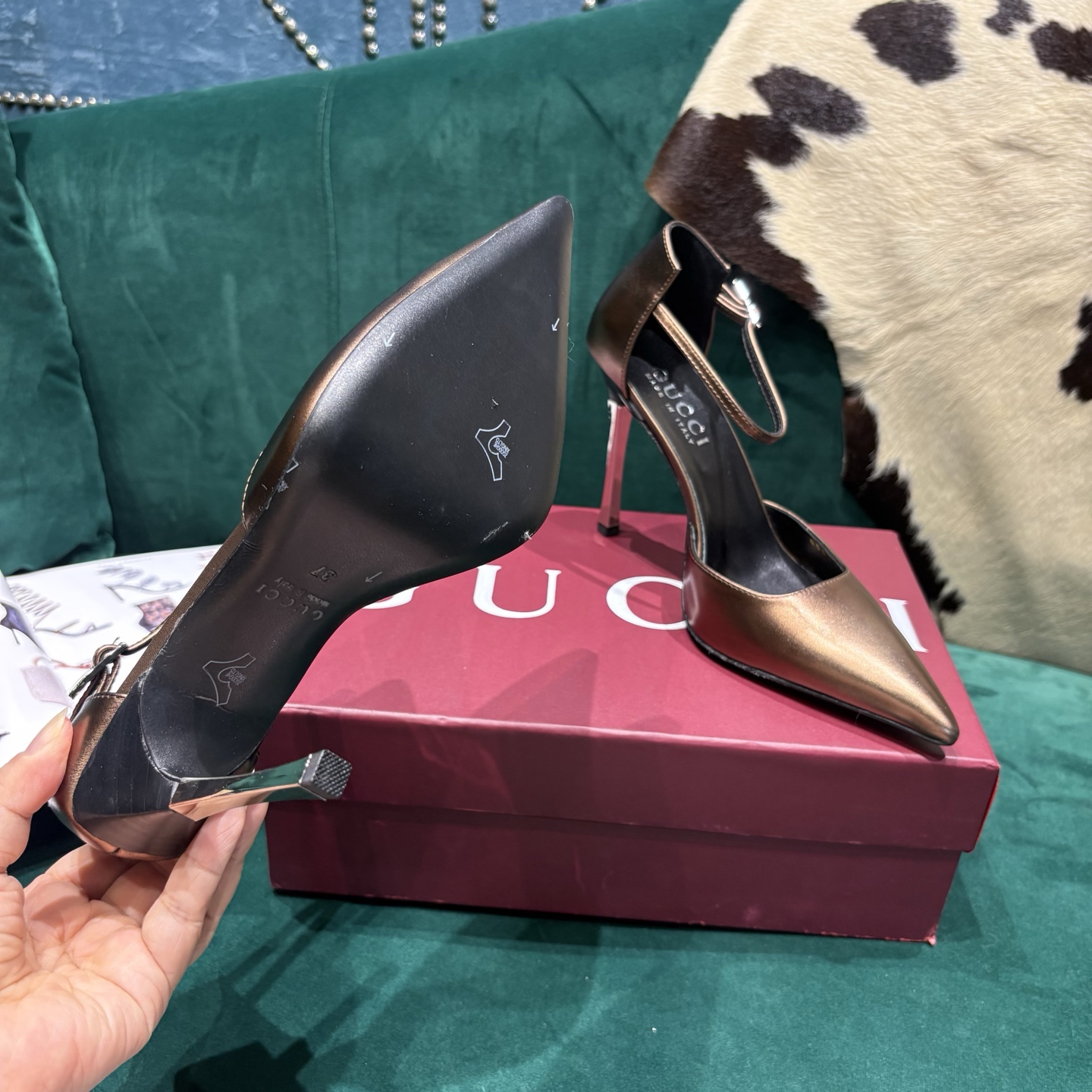 Gucci Style Leather Women's Shoes style reference detail image 6 from source 784667
