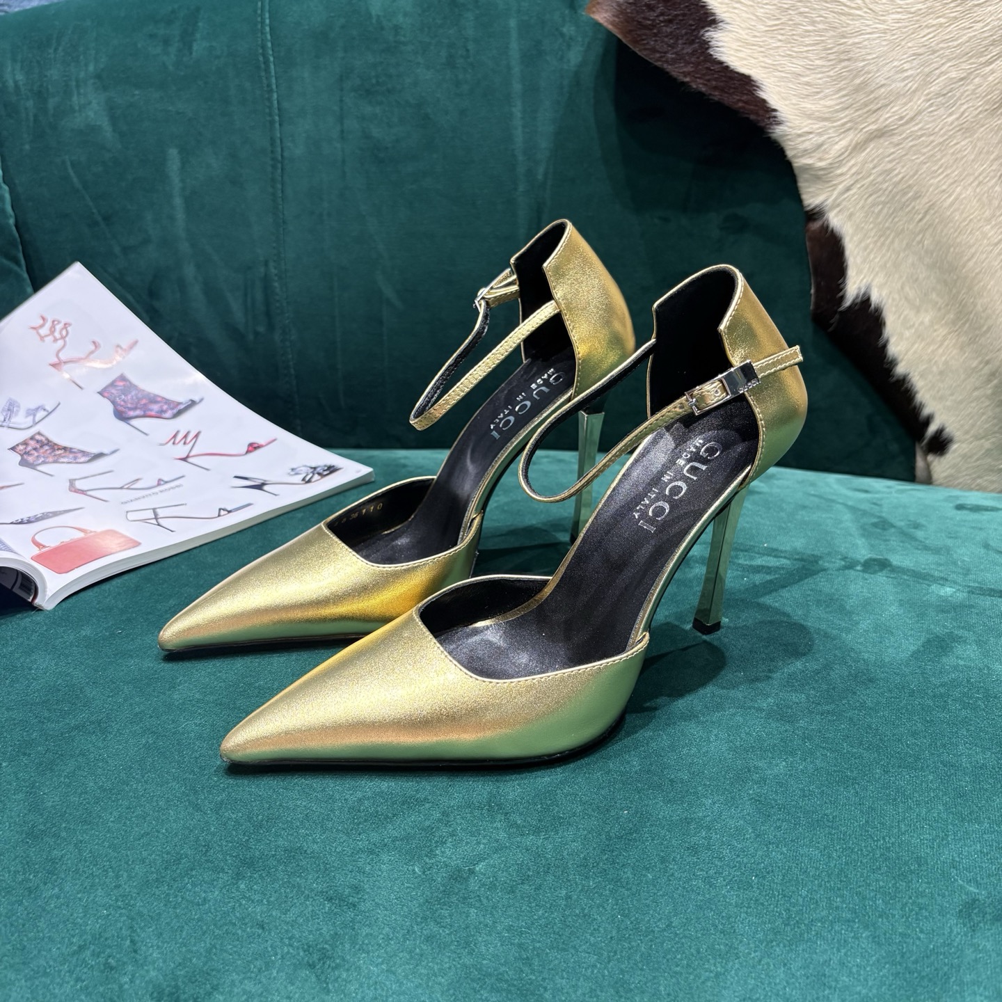 Gucci Style Leather Women's Shoes style reference detail image 3 from source 784668