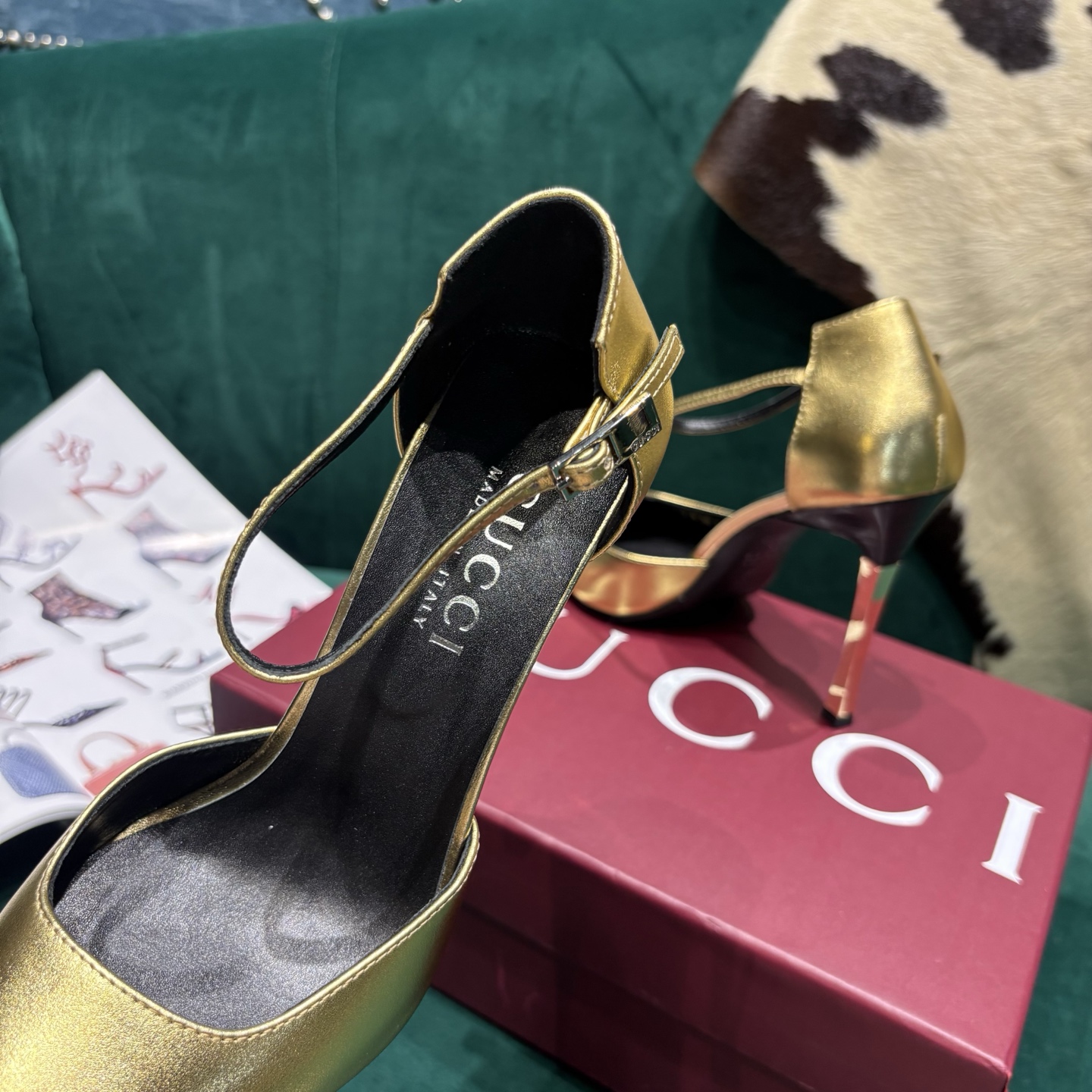 Gucci Style Leather Women's Shoes style reference detail image 8 from source 784668