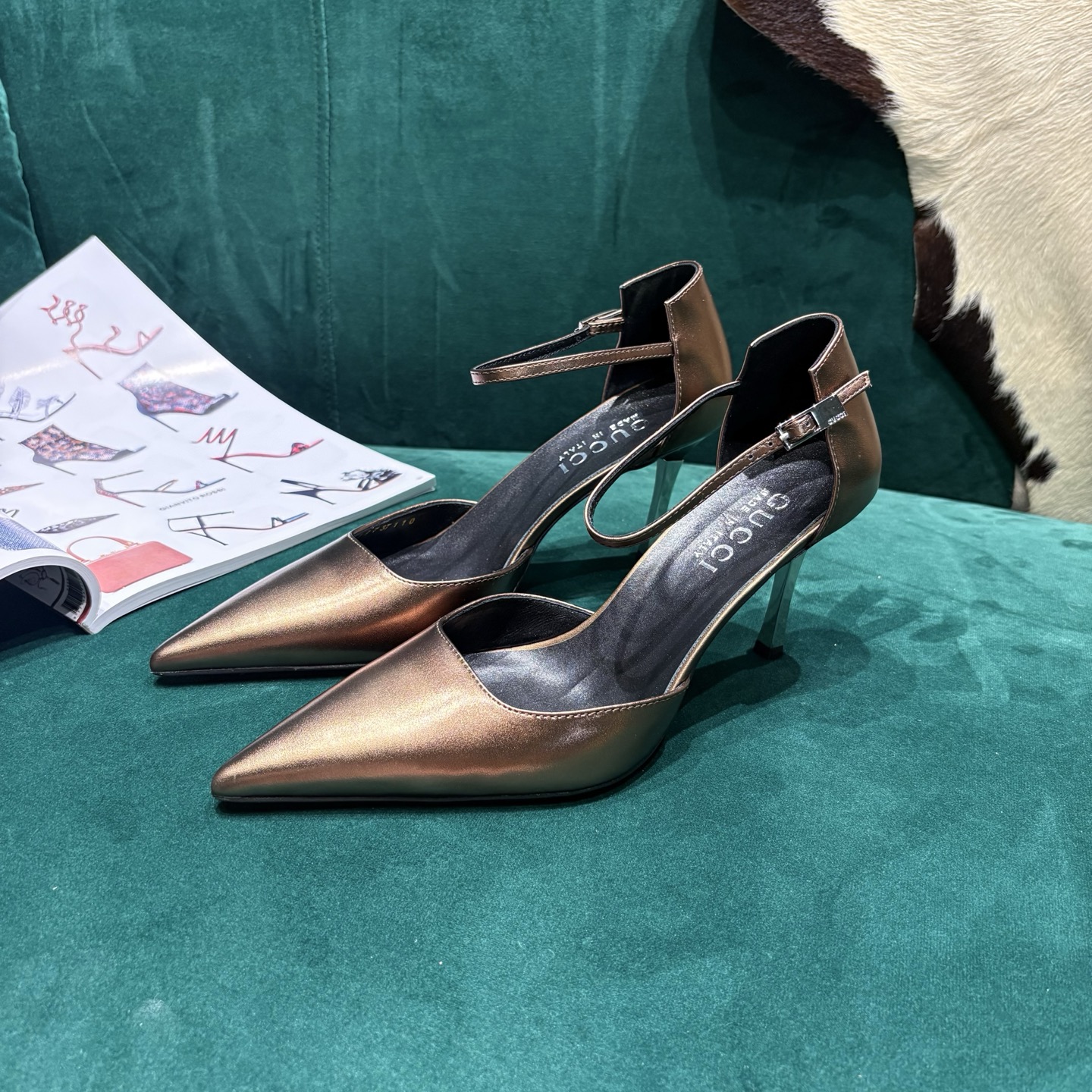 Gucci Style Leather Women's Shoes style reference detail image 3 from source 784669