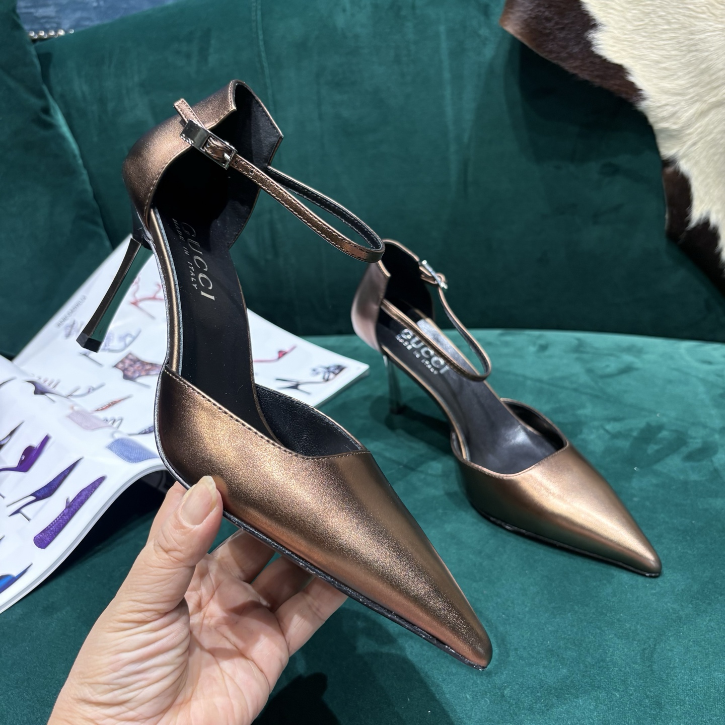 Gucci Style Leather Women's Shoes style reference detail image 4 from source 784669