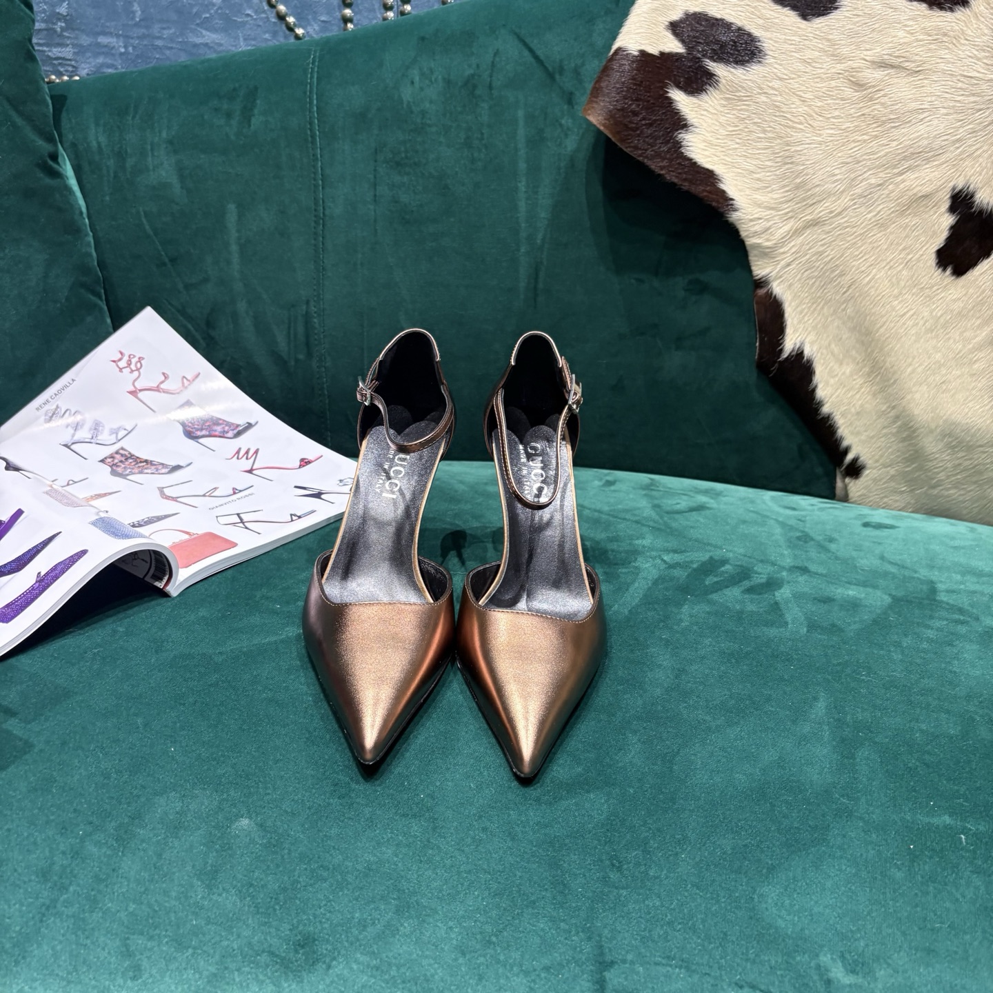 Gucci Style Leather Women's Shoes style reference detail image 1 from source 784669