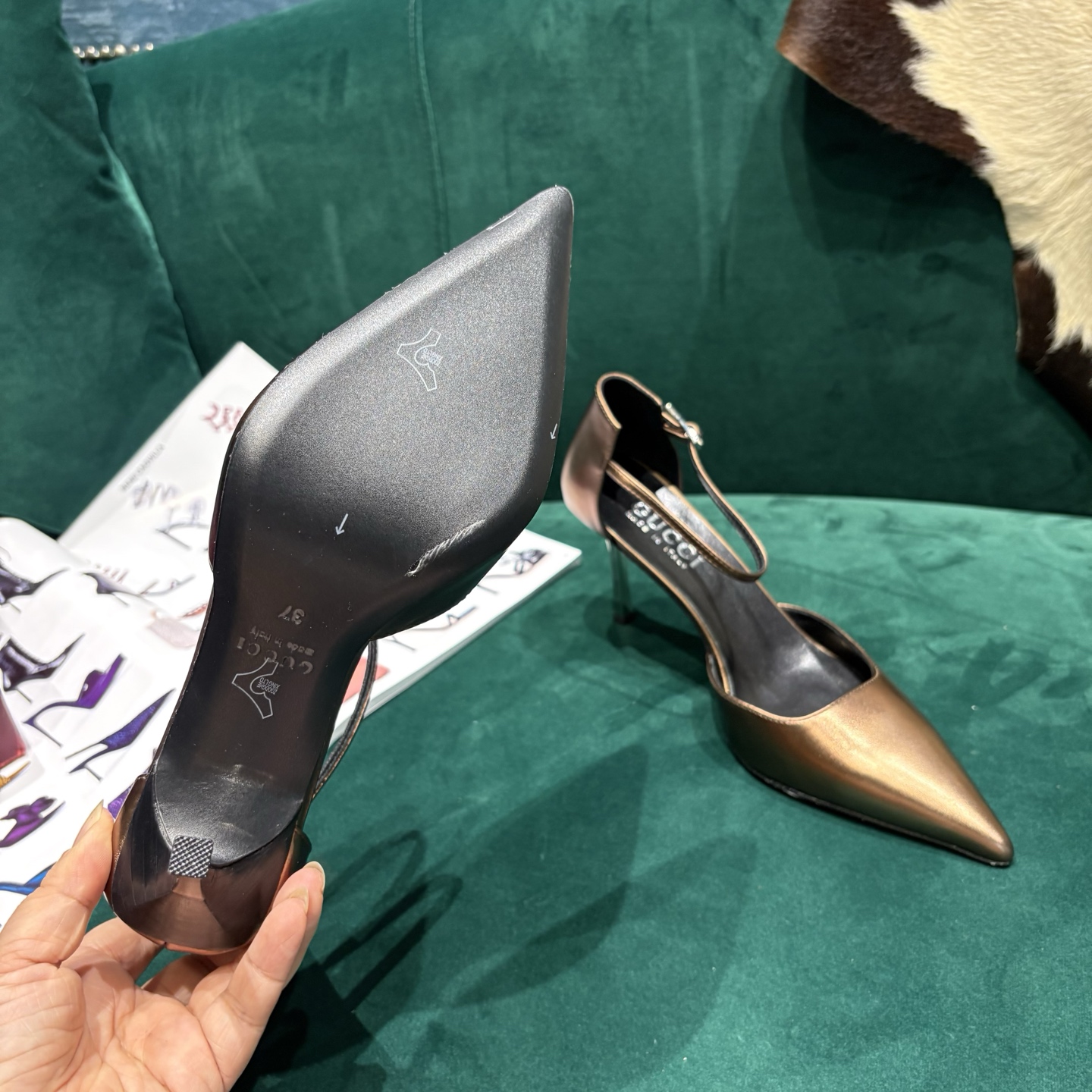 Gucci Style Leather Women's Shoes style reference detail image 5 from source 784669