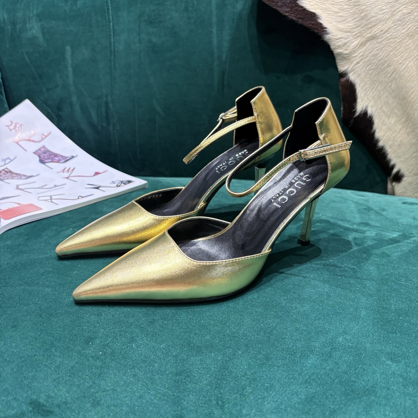 Gucci Style Leather Women's Shoes style reference detail image 3 from source 784670