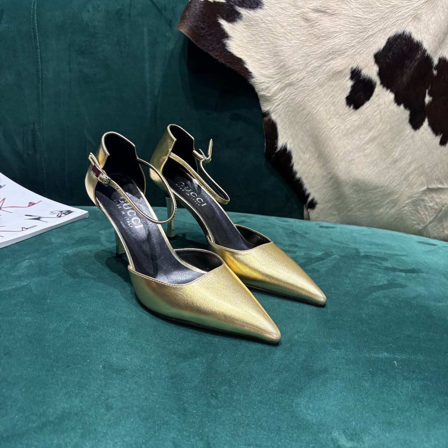 Gucci Style Leather Women's Shoes style reference detail image 2 from source 784670