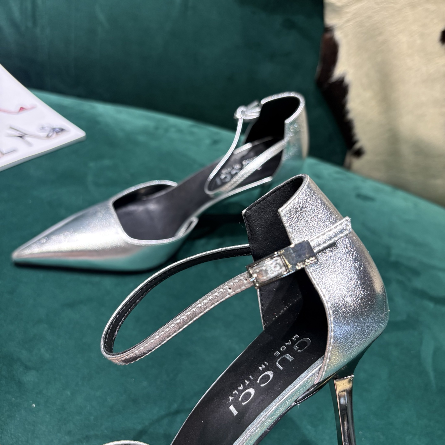 Gucci Style Leather Women's Shoes style reference detail image 4 from source 784671
