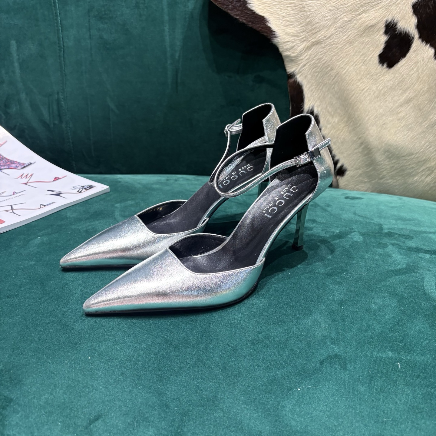 Gucci Style Leather Women's Shoes style reference detail image 3 from source 784671