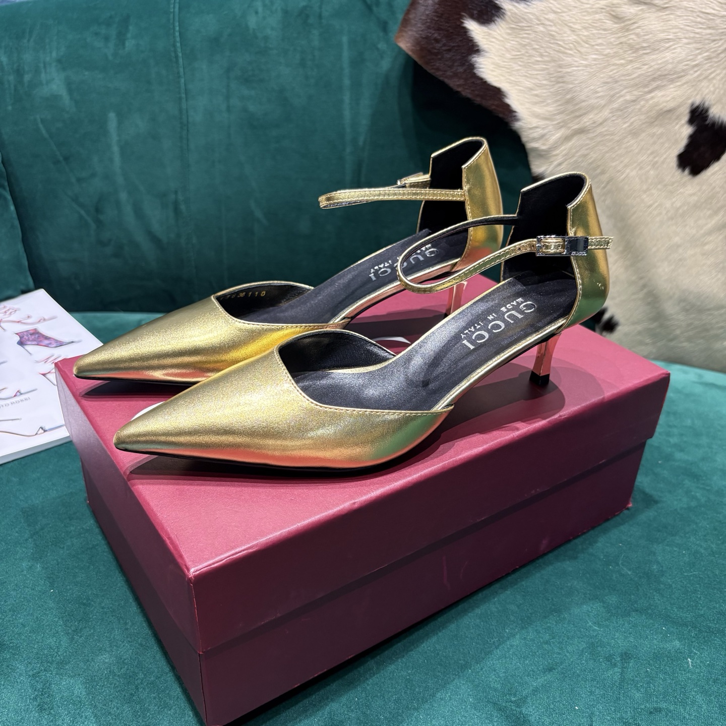 Gucci Style Leather Women's Shoes style reference detail image 9 from source 784672