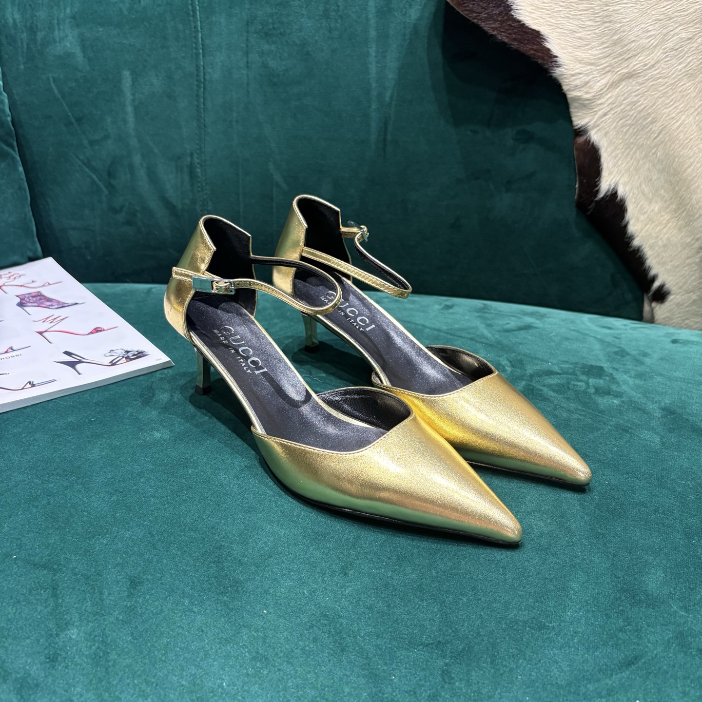 Gucci Style Leather Women's Shoes style reference detail image 2 from source 784672