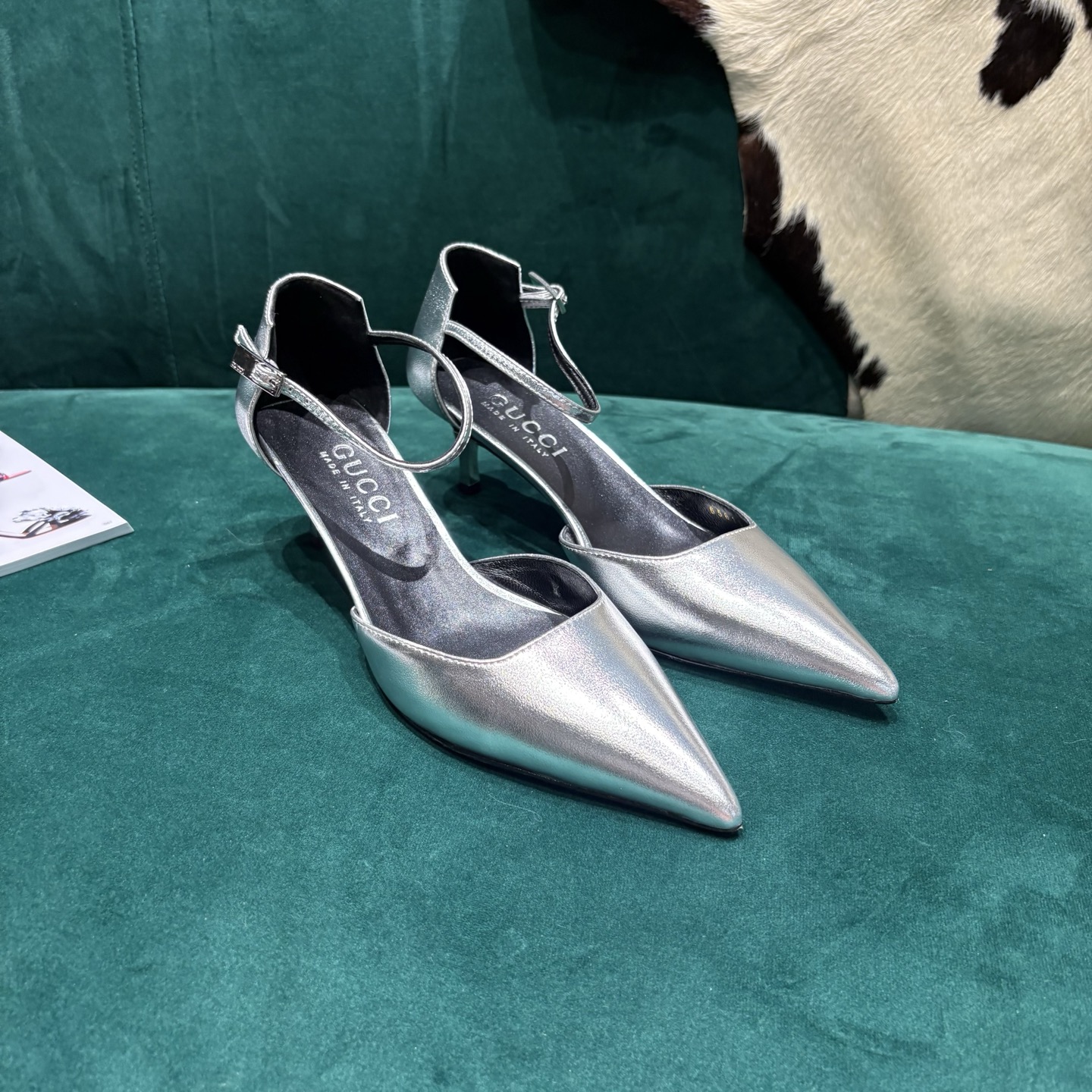 Gucci Style Leather Women's Shoes style reference detail image 2 from source 784673