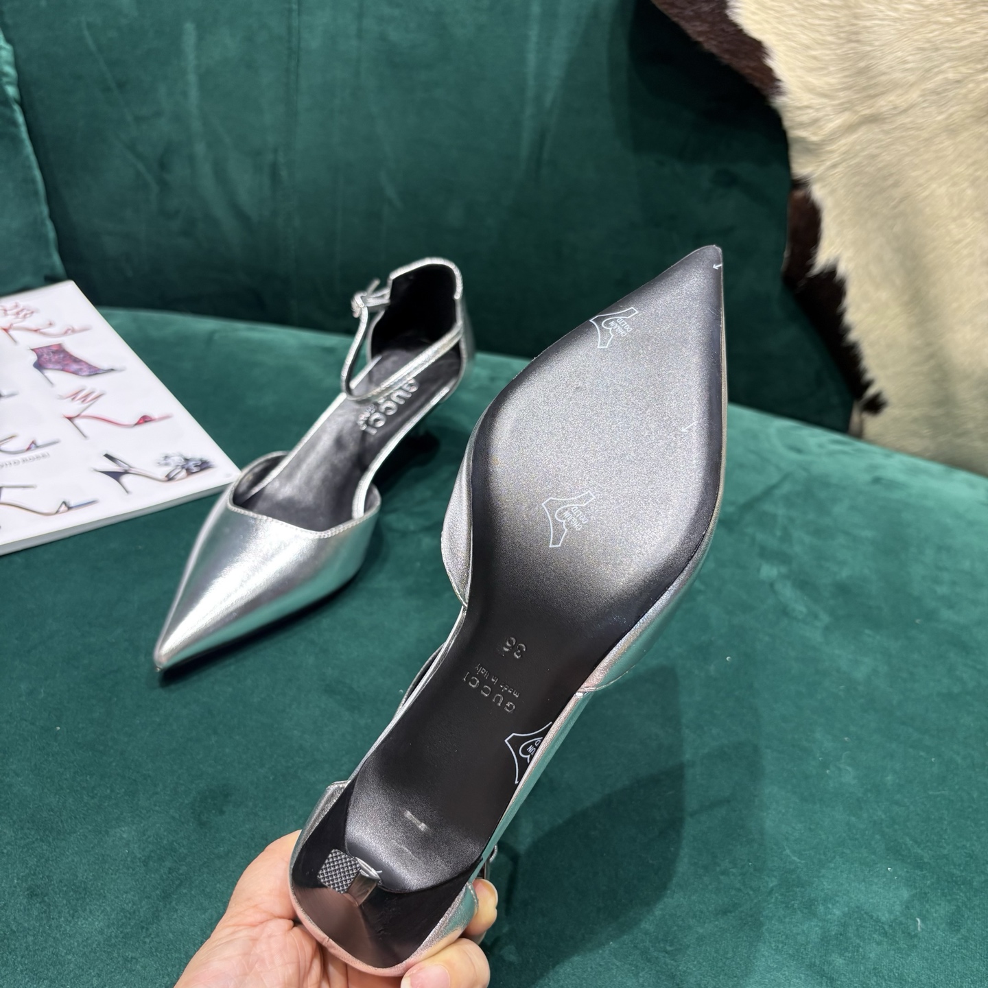 Gucci Style Leather Women's Shoes style reference detail image 6 from source 784673