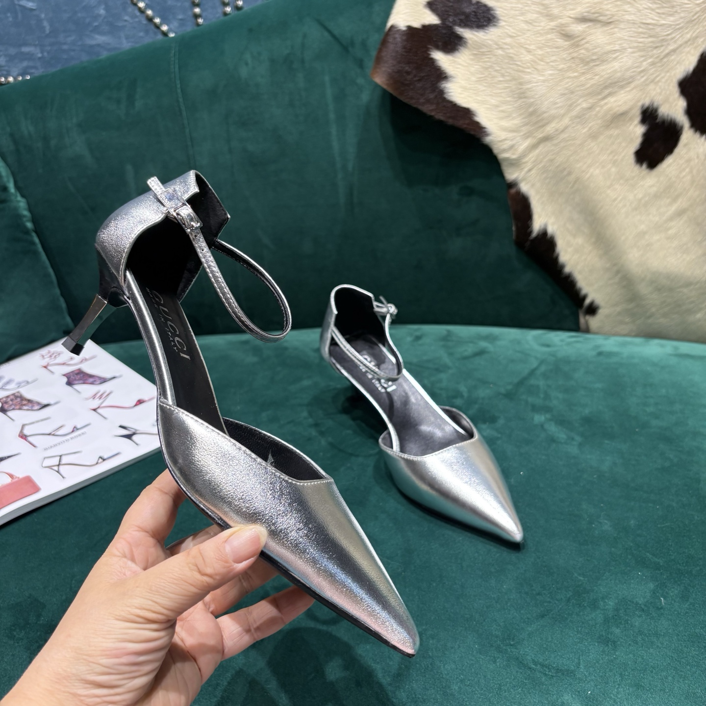 Gucci Style Leather Women's Shoes style reference detail image 4 from source 784673
