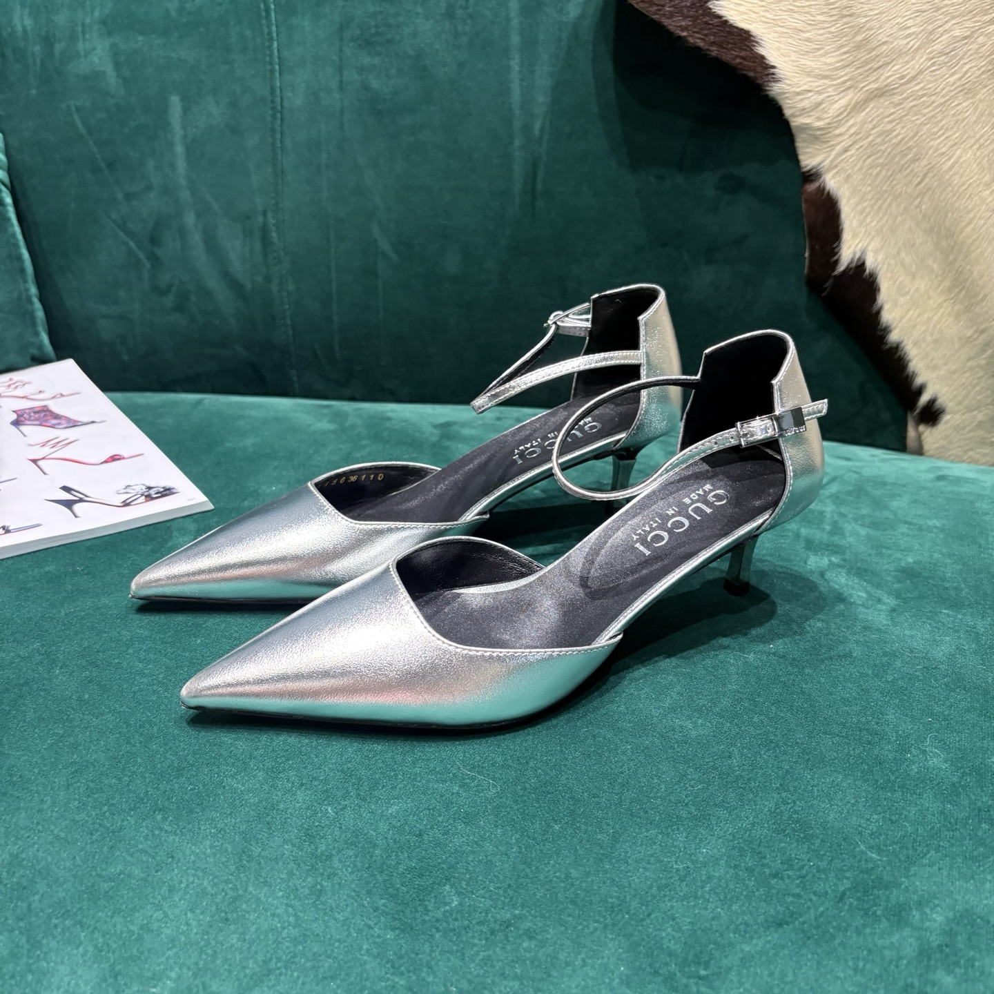 Gucci Style Leather Women's Shoes style reference detail image 3 from source 784673