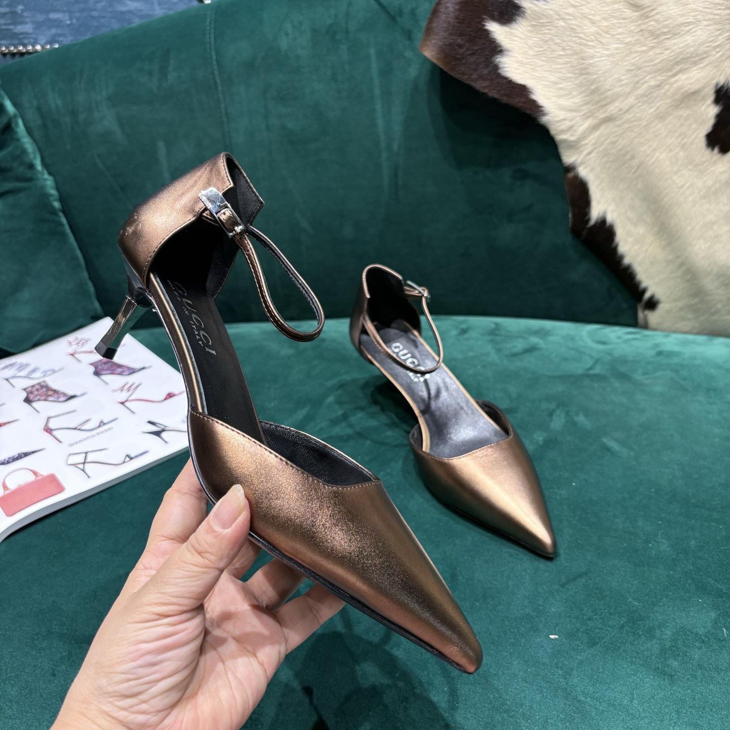Gucci Style Leather Women's Shoes style reference detail image 4 from source 784674