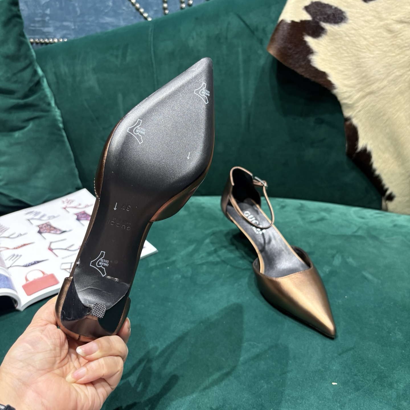 Gucci Style Leather Women's Shoes style reference detail image 5 from source 784674