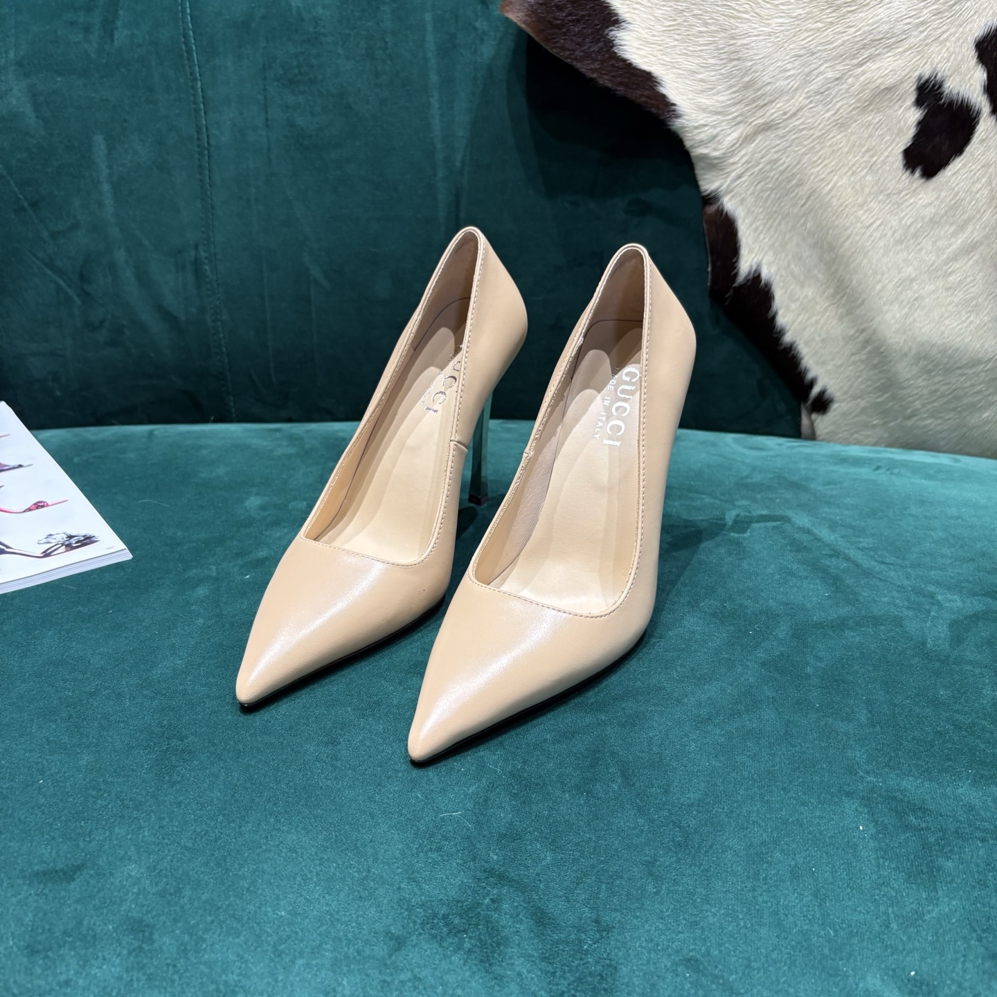 Gucci Style Leather Women's Shoes style reference detail image 1 from source 784675