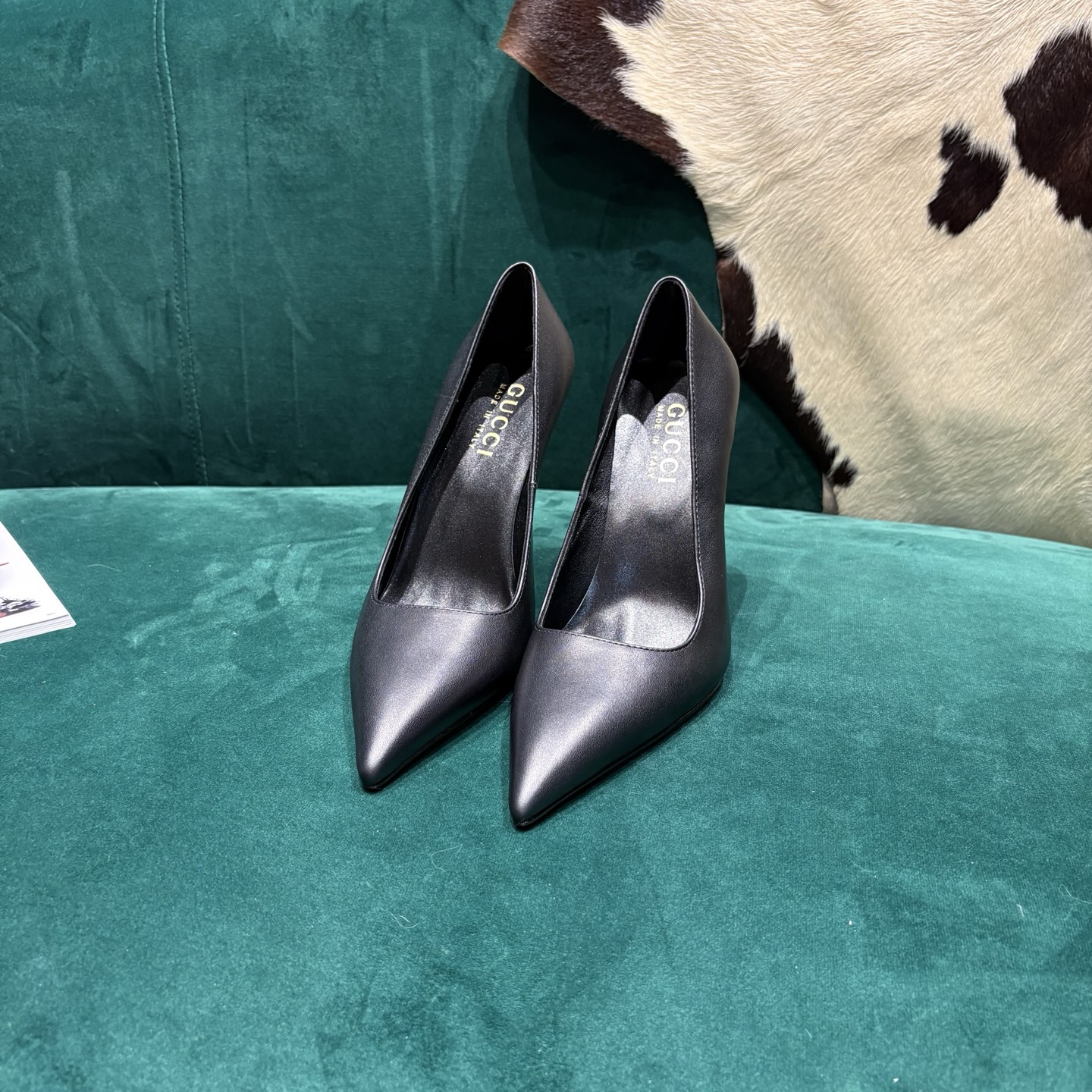 Gucci Style Leather Women's Shoes style reference detail image 1 from source 784676