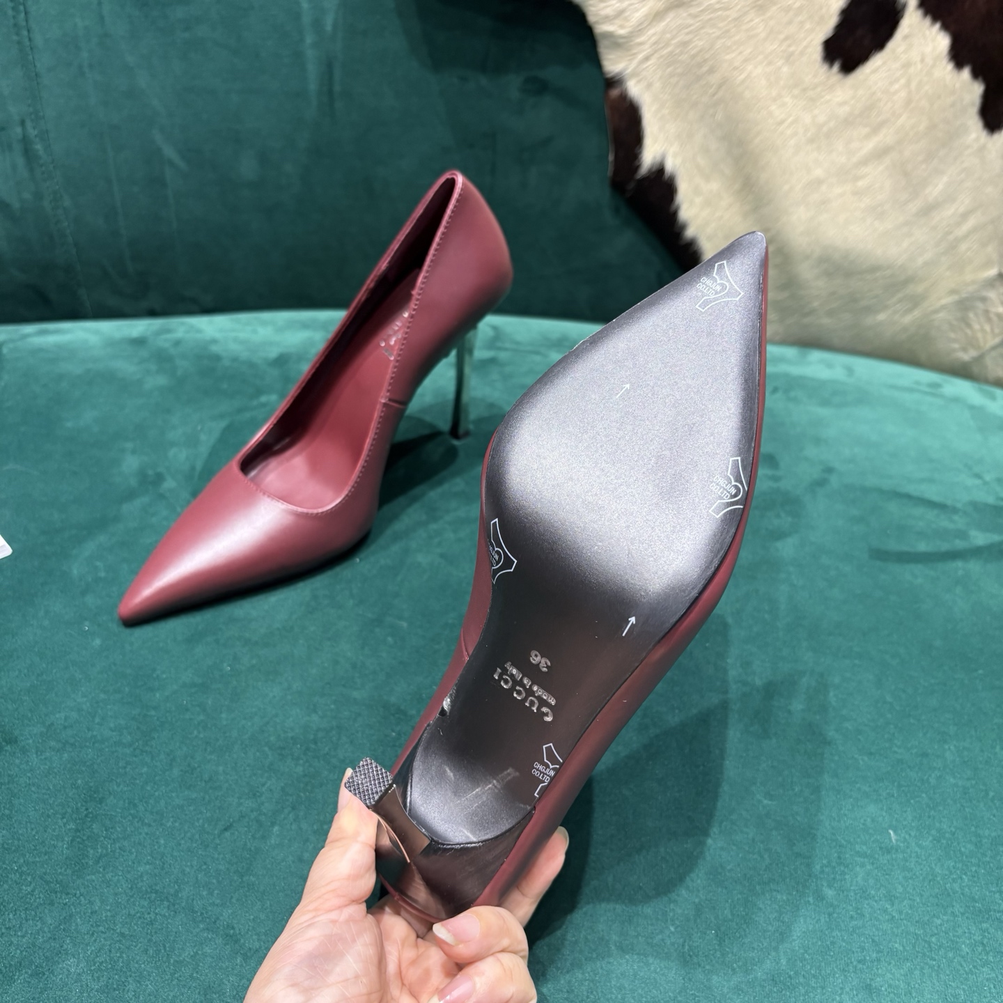 Gucci Style Leather Women's Shoes style reference detail image 6 from source 784677