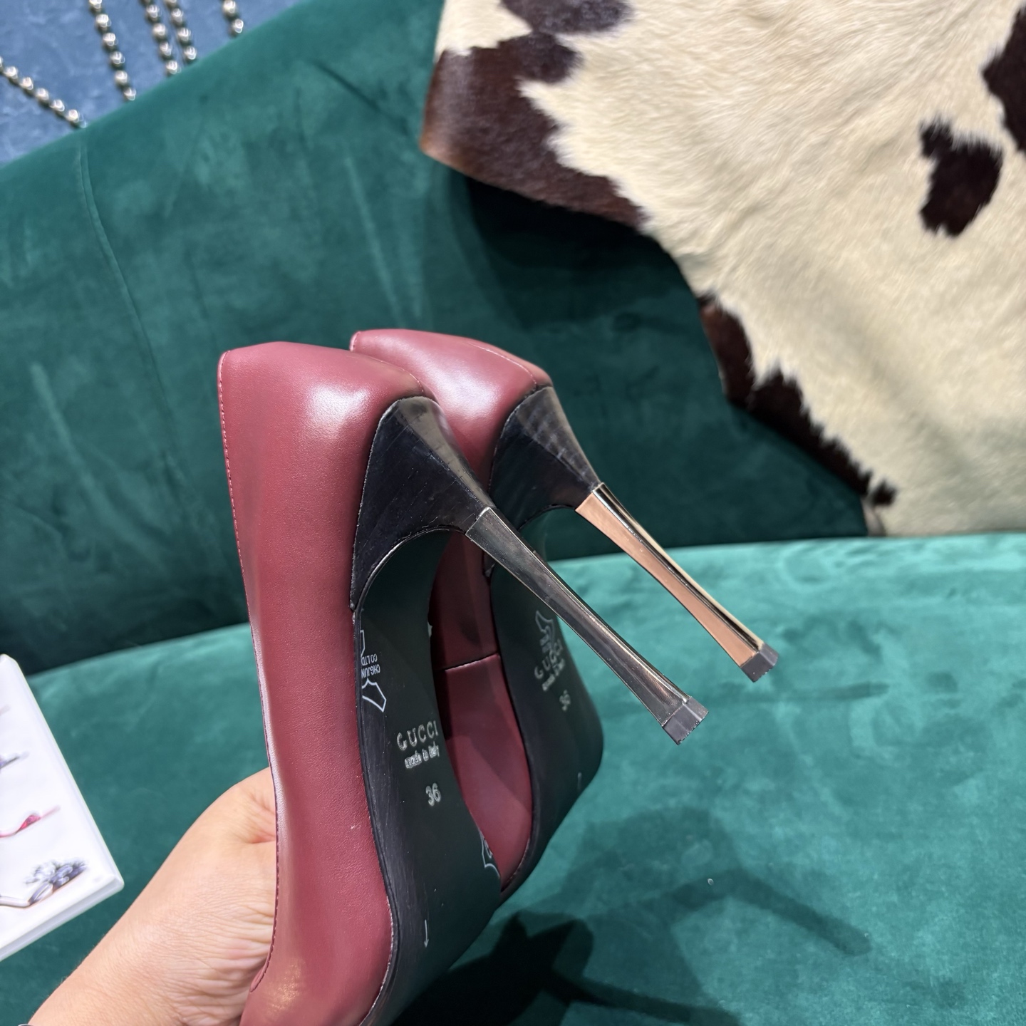 Gucci Style Leather Women's Shoes style reference detail image 7 from source 784677