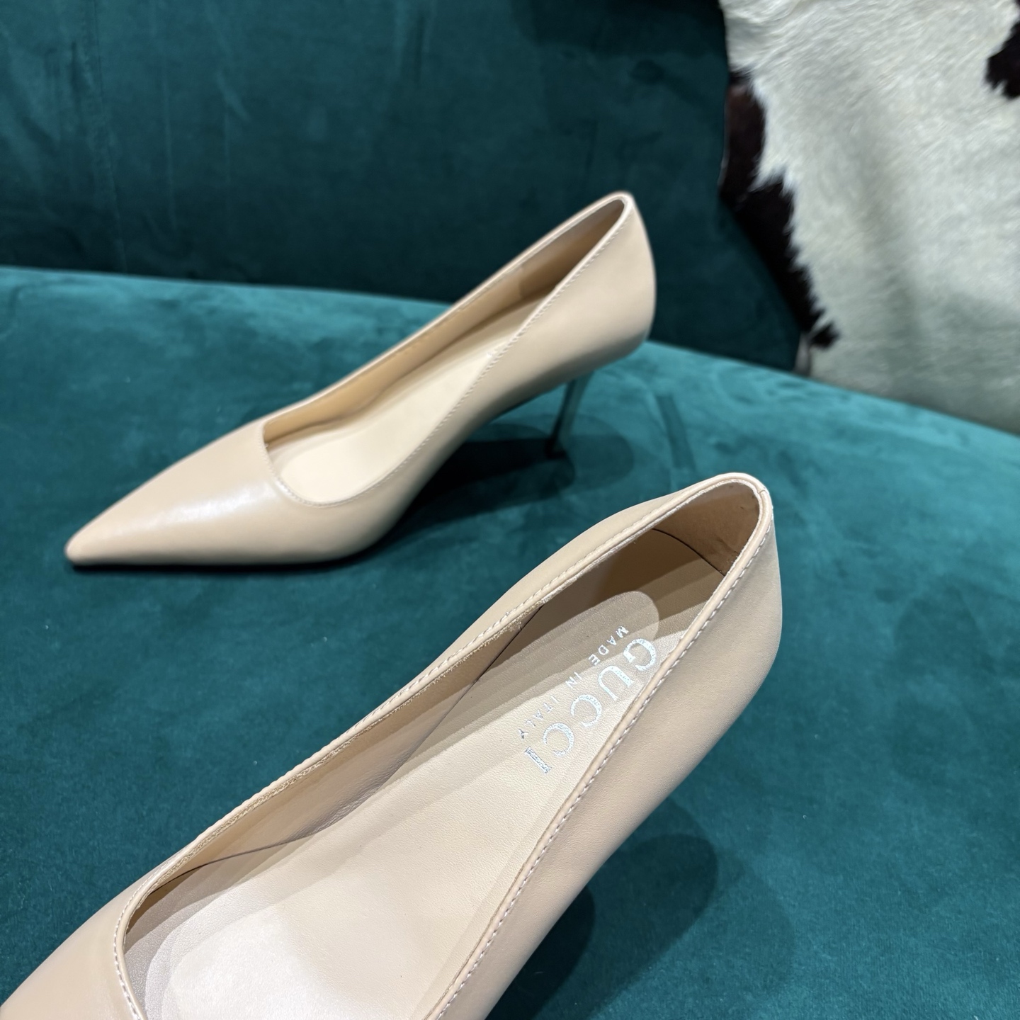 Gucci Style Leather Women's Shoes style reference detail image 5 from source 784678