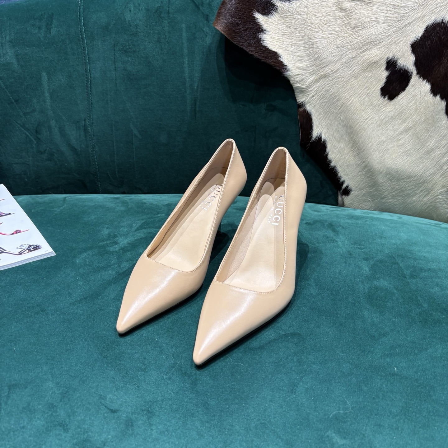 Gucci Style Leather Women's Shoes style reference detail image 1 from source 784678