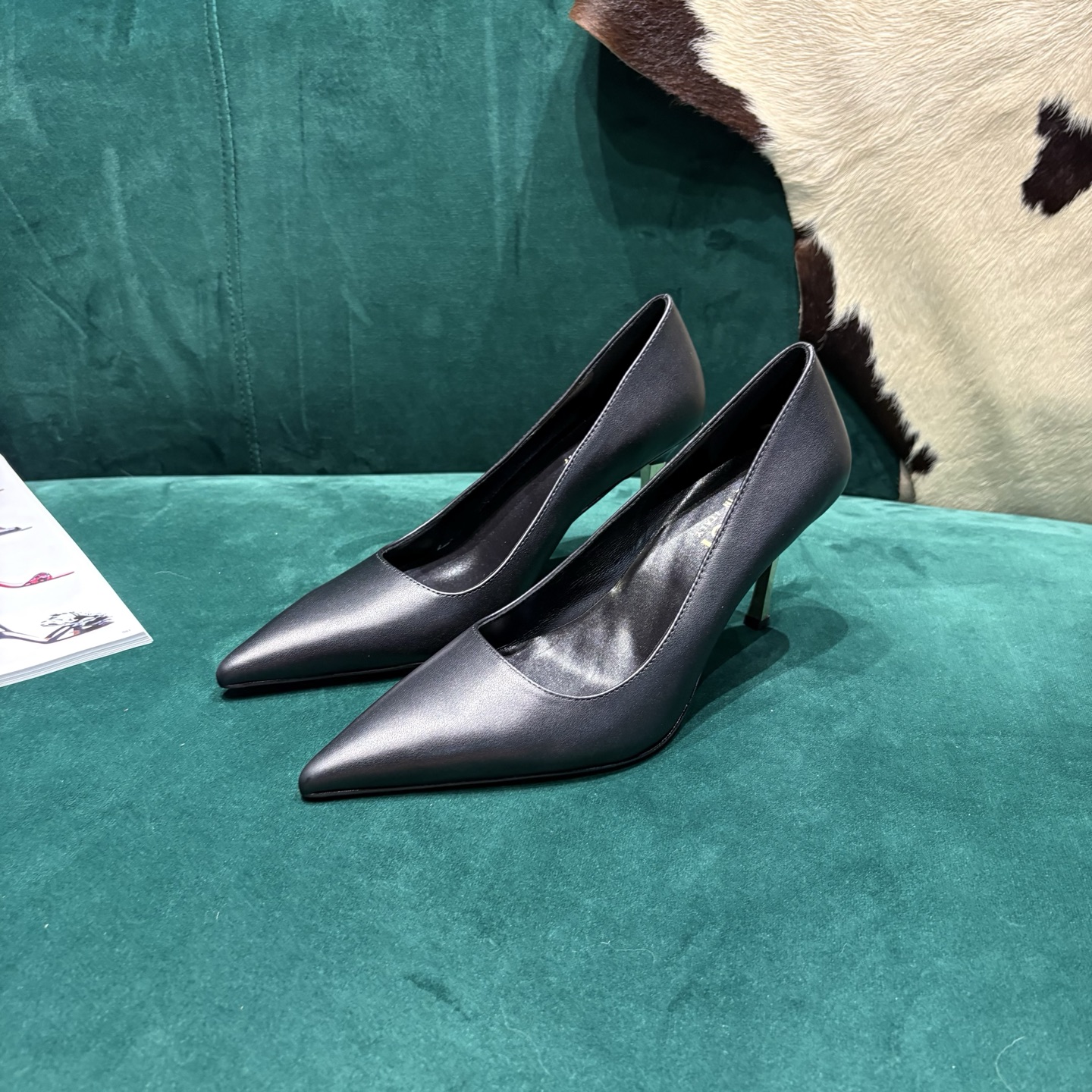 Gucci Style Leather Women's Shoes style reference detail image 3 from source 784679