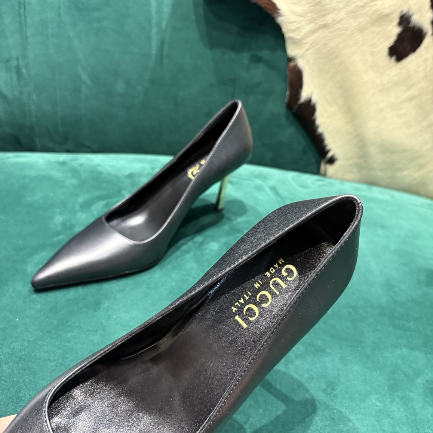 Gucci Style Leather Women's Shoes style reference detail image 6 from source 784679