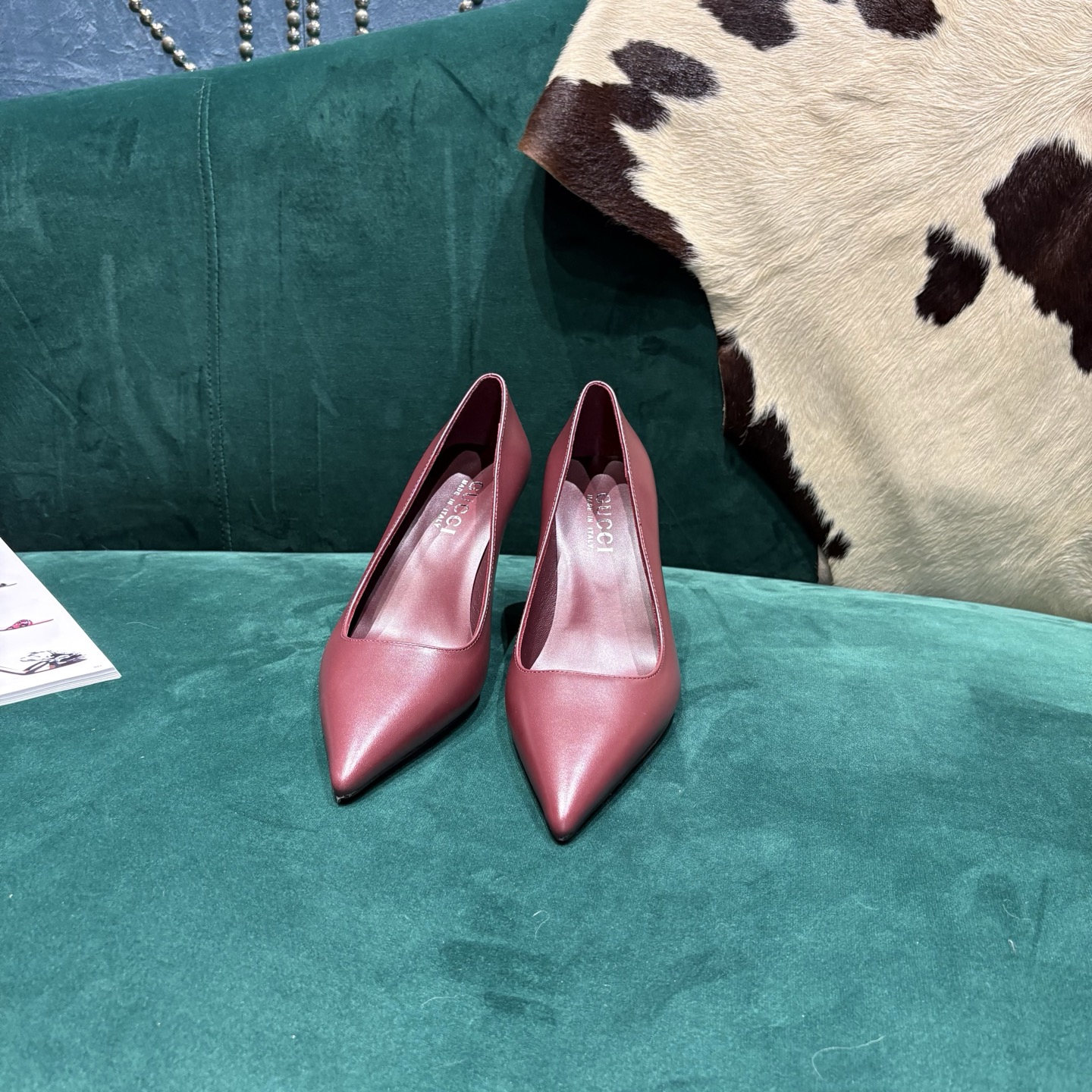 Gucci Style Leather Women's Shoes style reference detail image 1 from source 784680