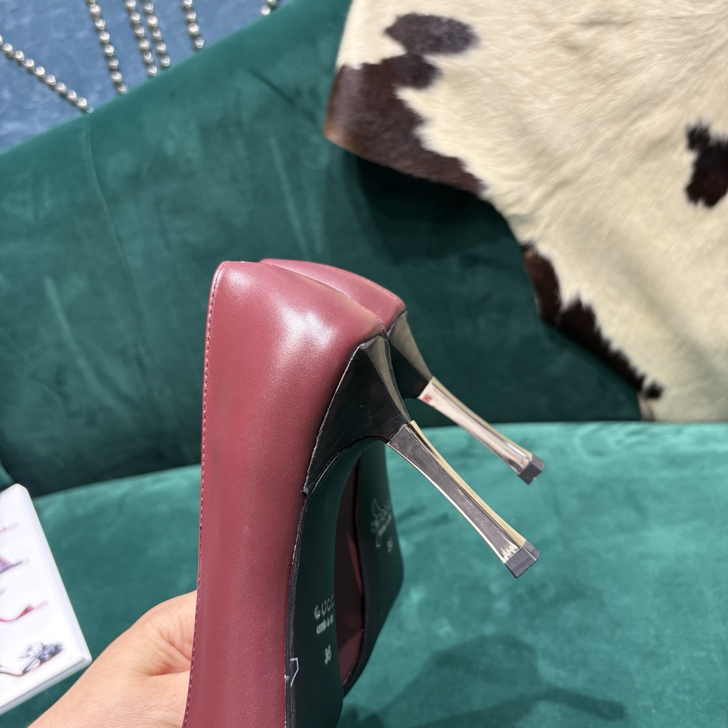 Gucci Style Leather Women's Shoes style reference detail image 7 from source 784680