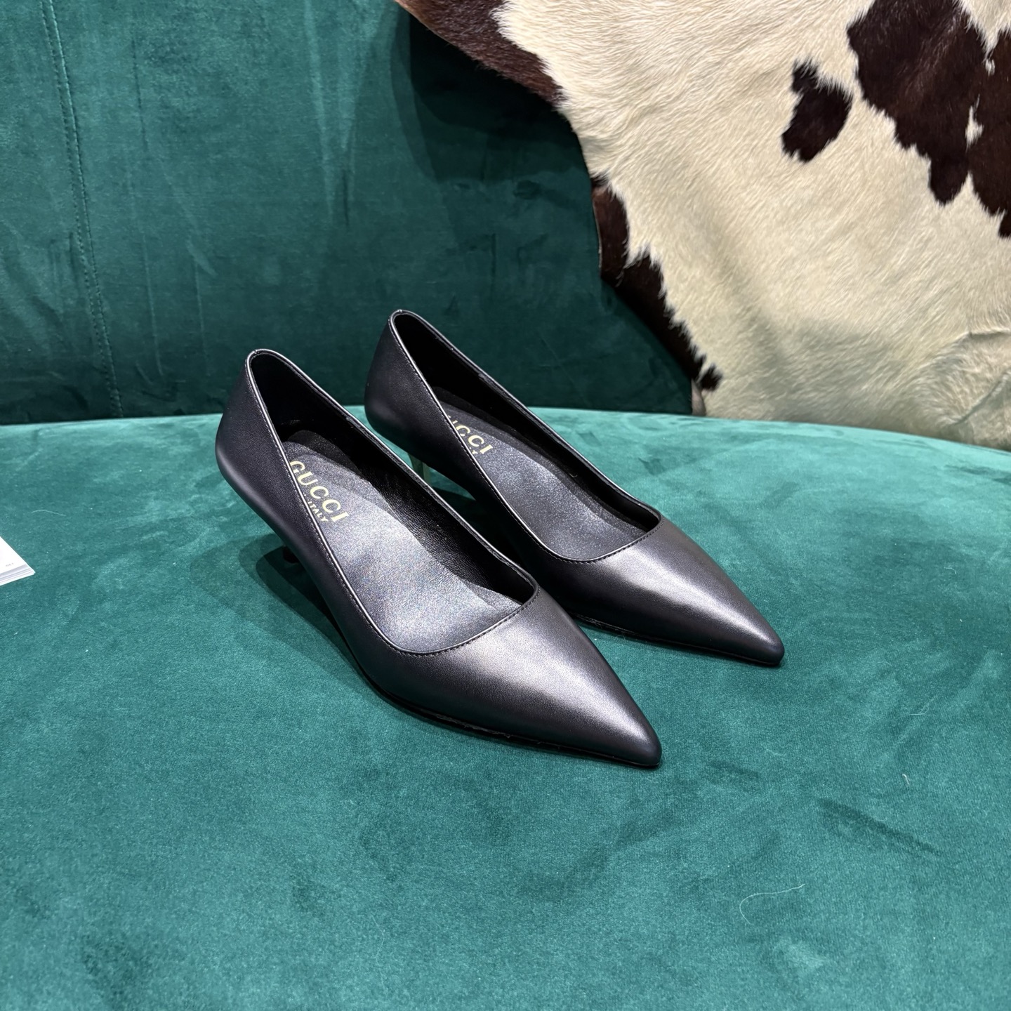 Gucci Style Leather Women's Shoes style reference detail image 2 from source 784681