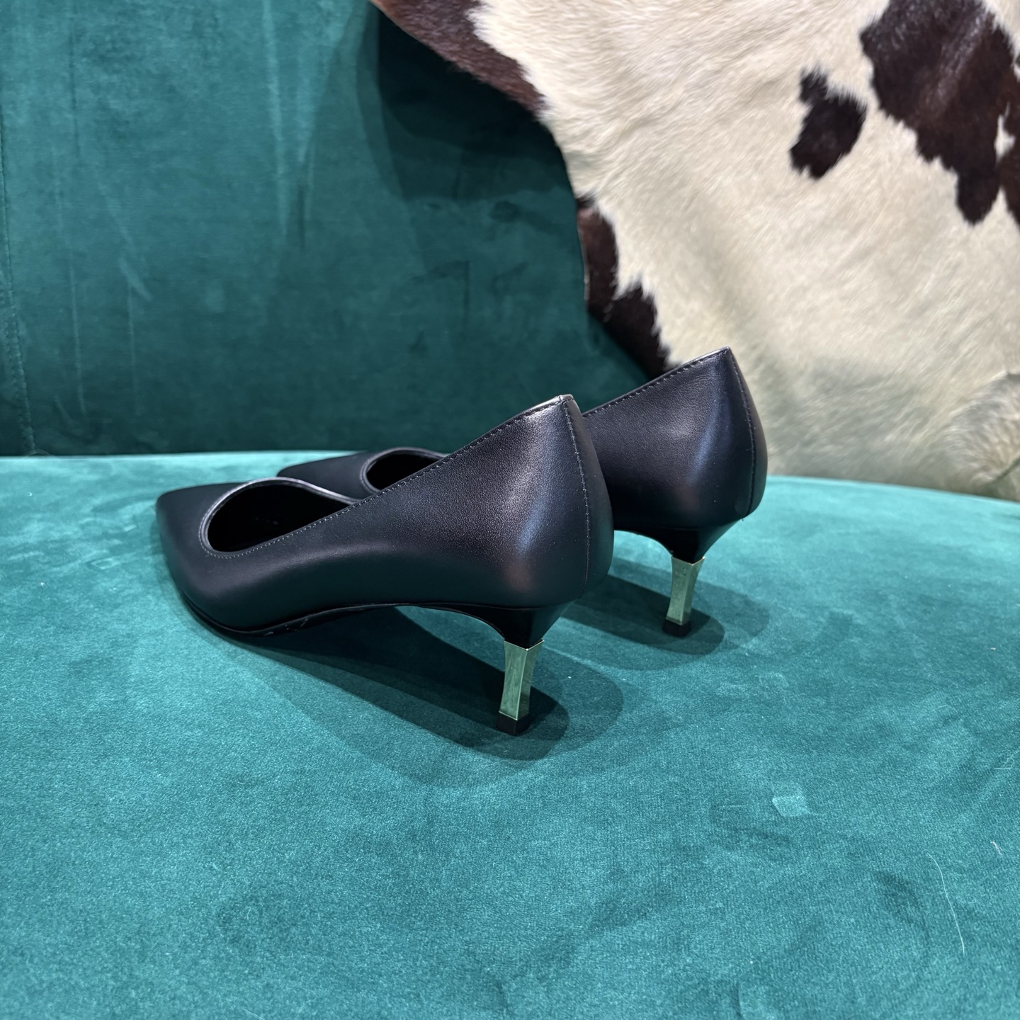 Gucci Style Leather Women's Shoes style reference detail image 9 from source 784681