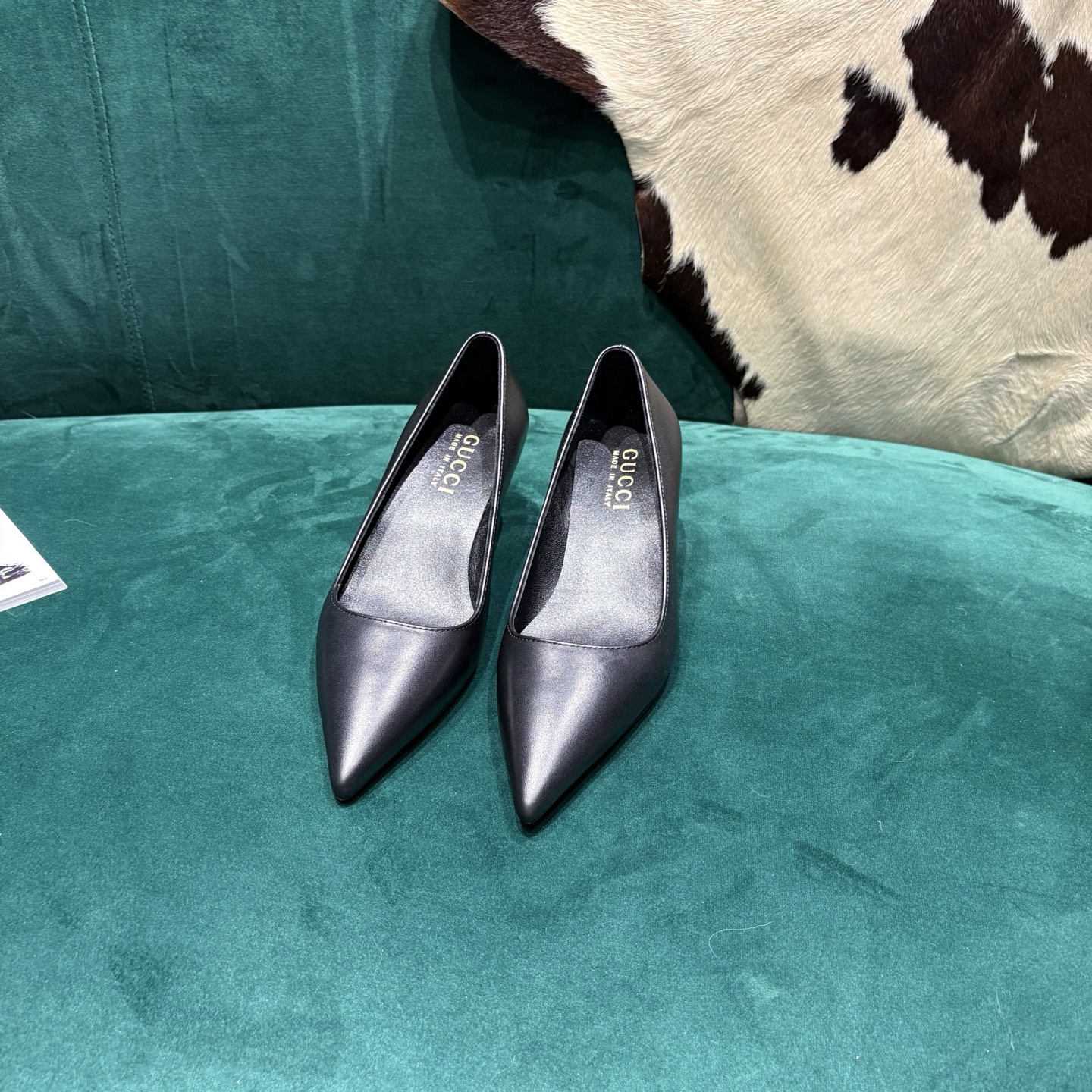 Gucci Style Leather Women's Shoes style reference detail image 1 from source 784681