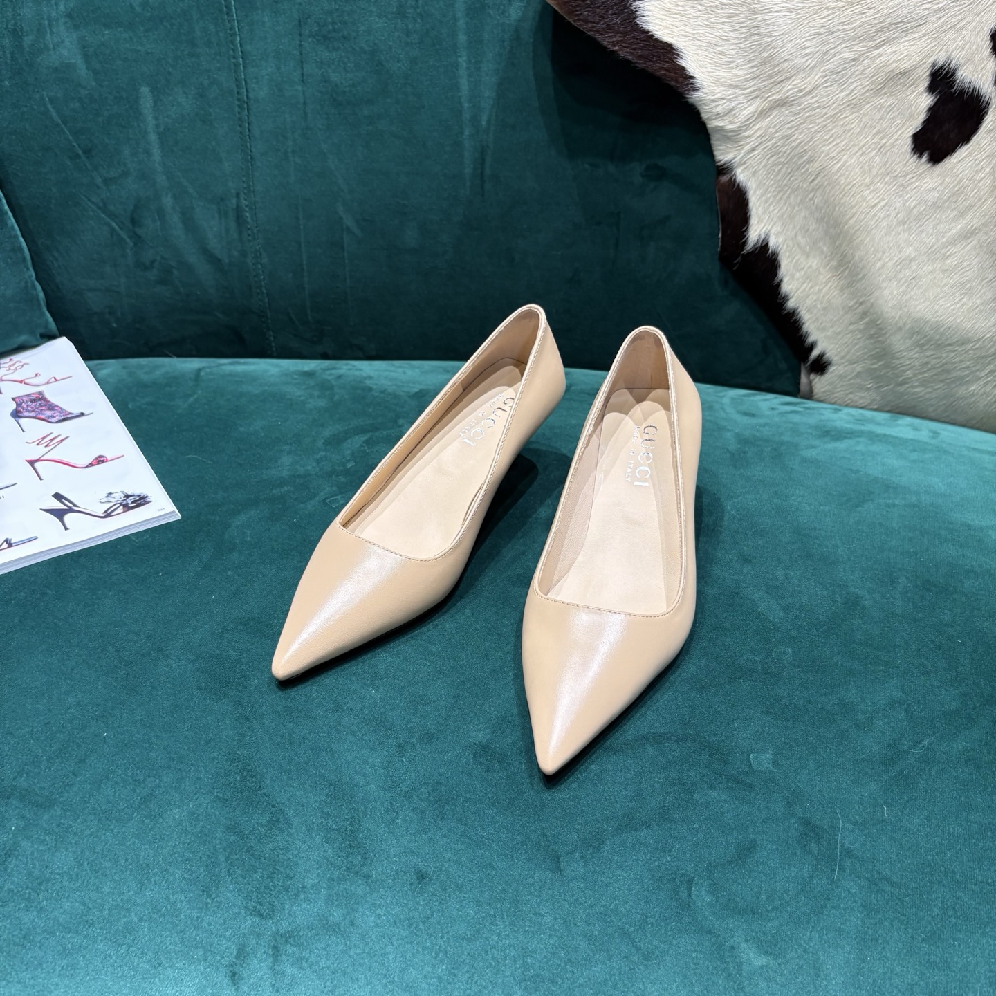 Gucci Style Leather Women's Shoes style reference detail image 1 from source 784682