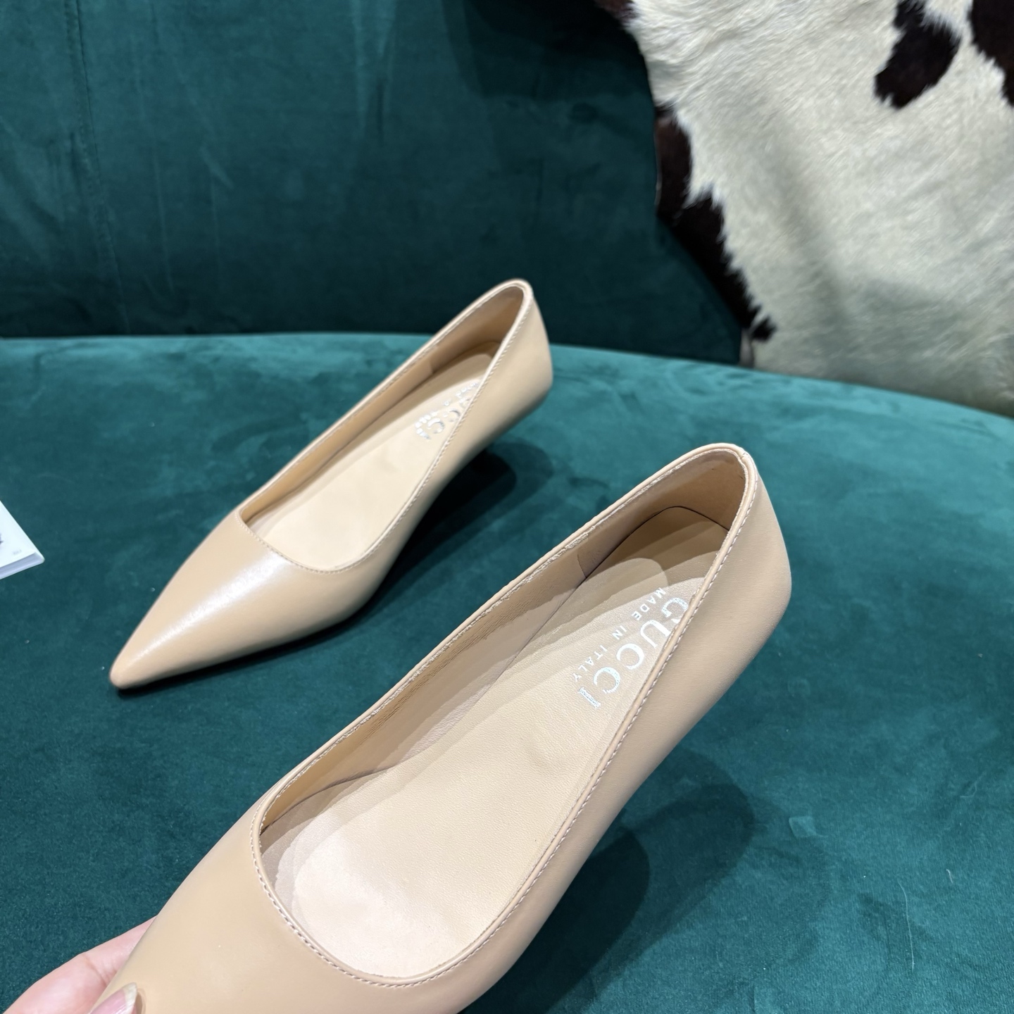 Gucci Style Leather Women's Shoes style reference detail image 5 from source 784682