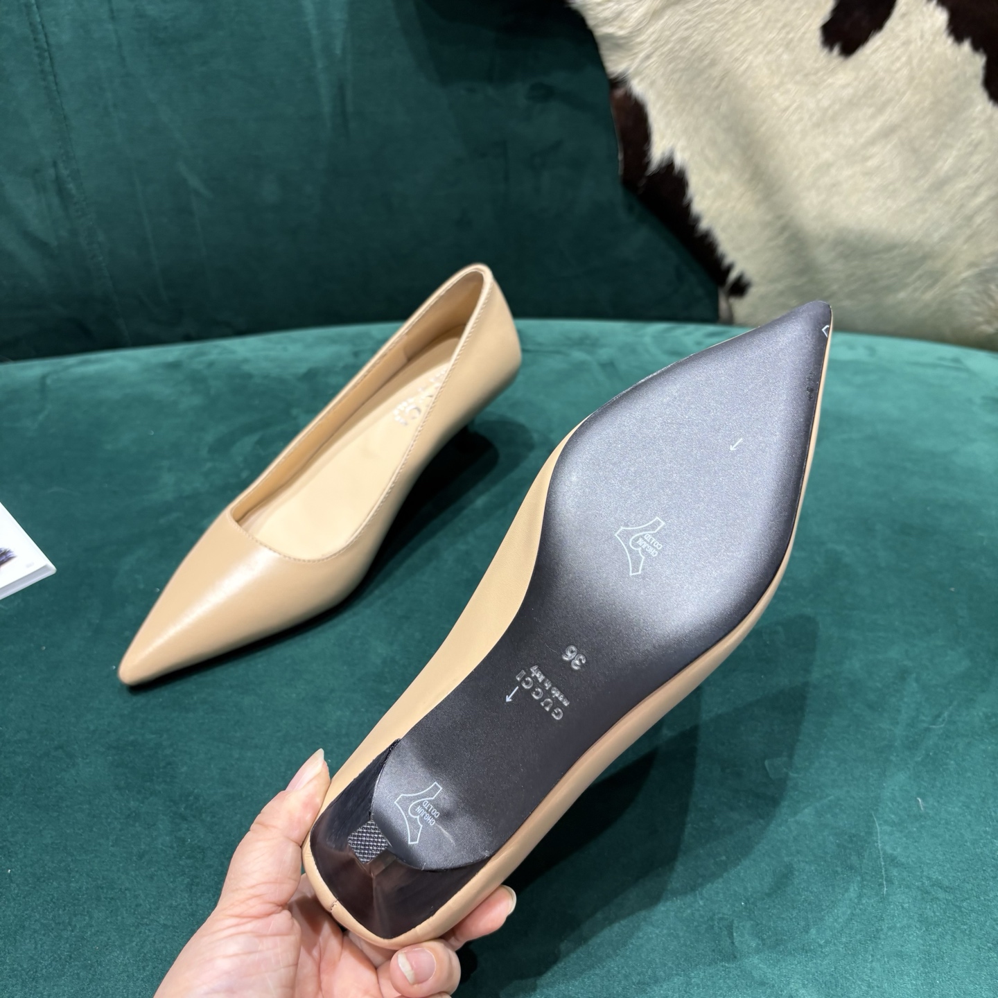 Gucci Style Leather Women's Shoes style reference detail image 6 from source 784682