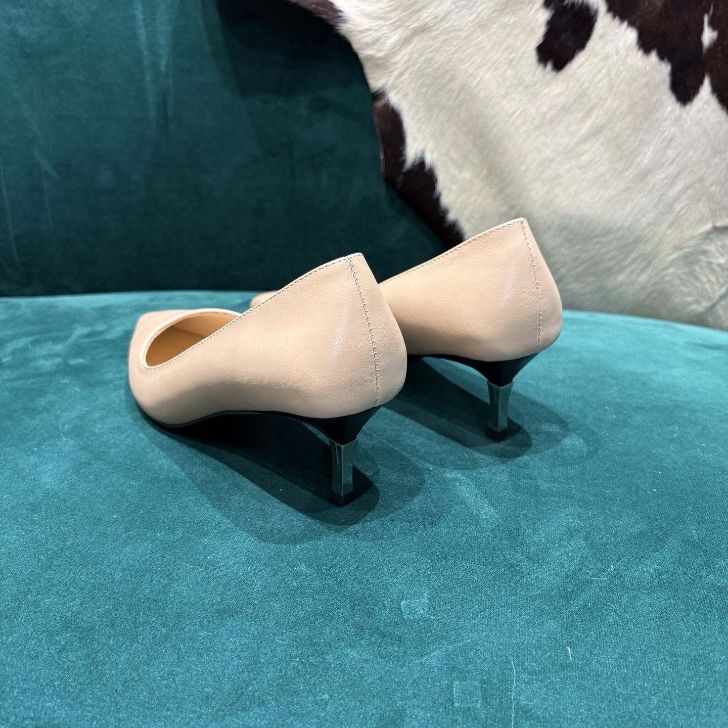 Gucci Style Leather Women's Shoes style reference detail image 9 from source 784682